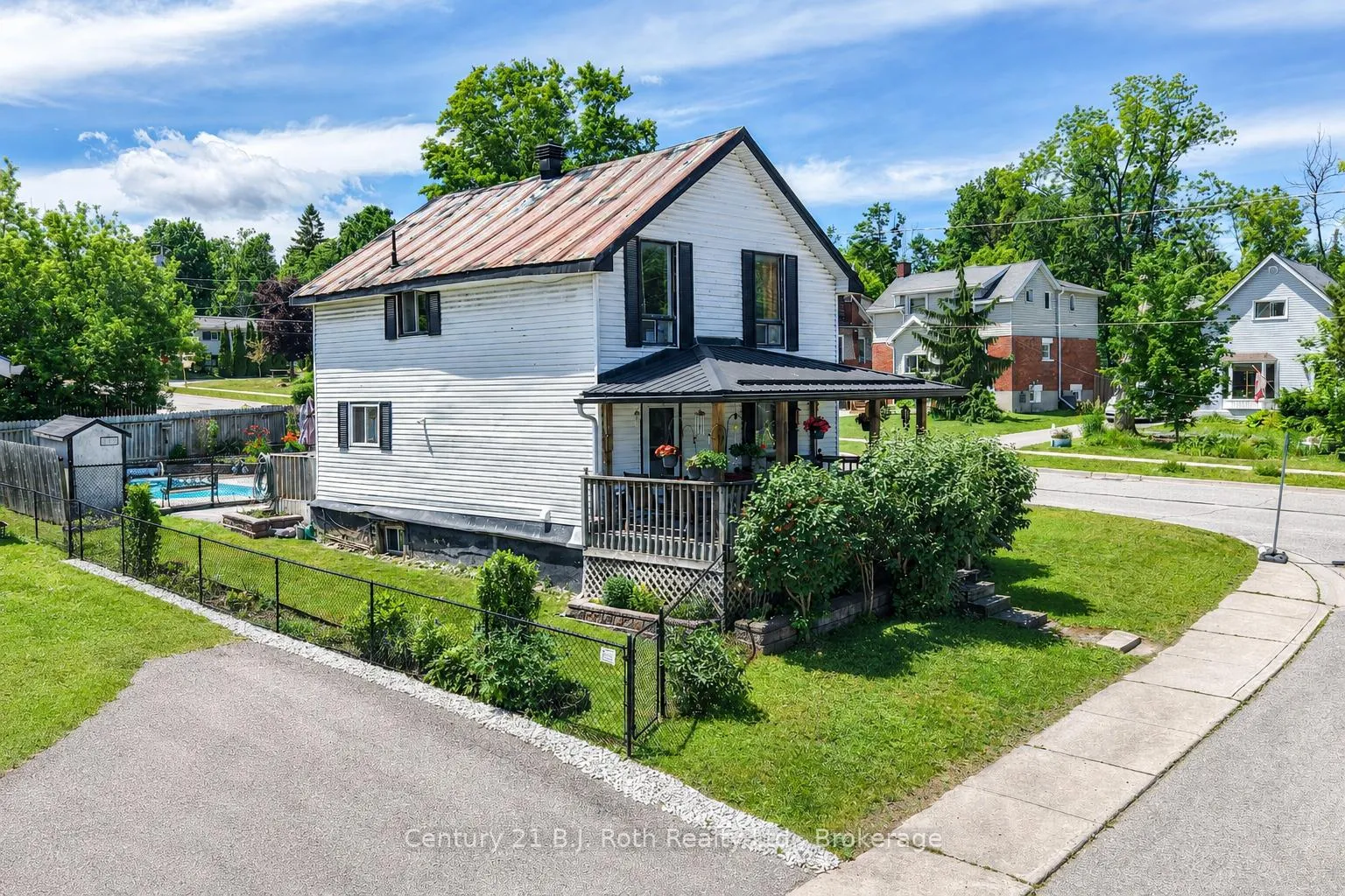 Photo 4 of 139 Borland Street E, Orillia — HOMEH