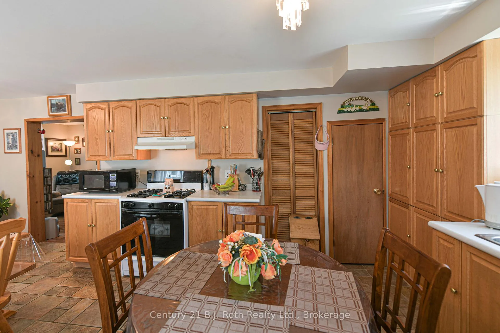 Photo 19 of 139 Borland Street E, Orillia — HOMEH