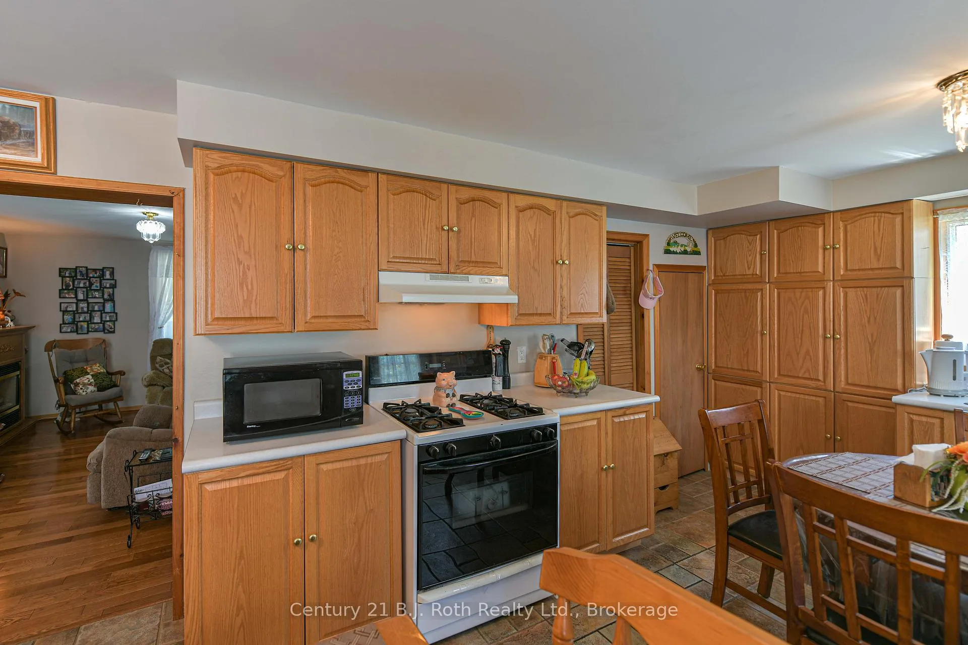 Photo 22 of 139 Borland Street E, Orillia — HOMEH