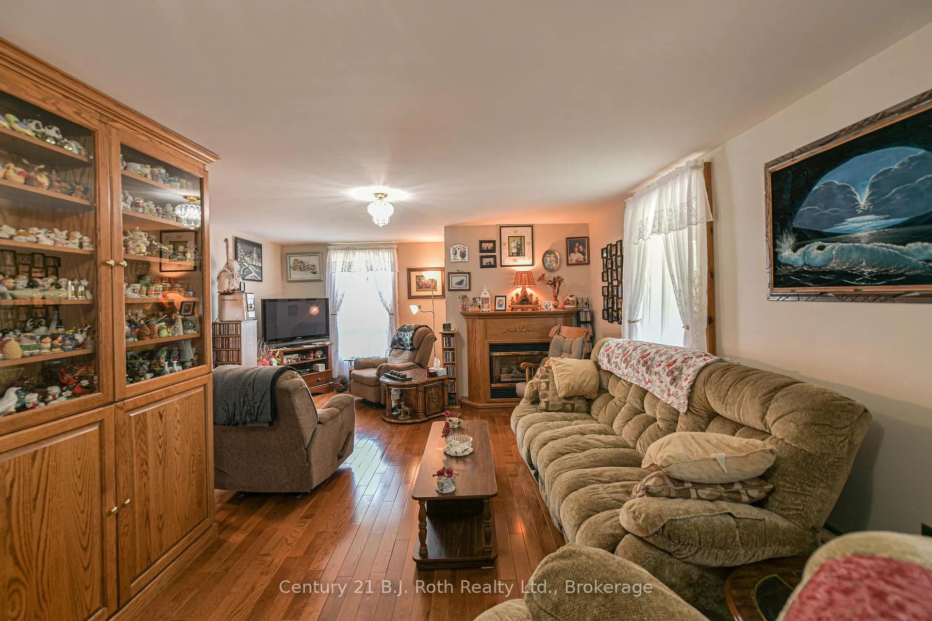 Photo 31 of 139 Borland Street E, Orillia — HOMEH