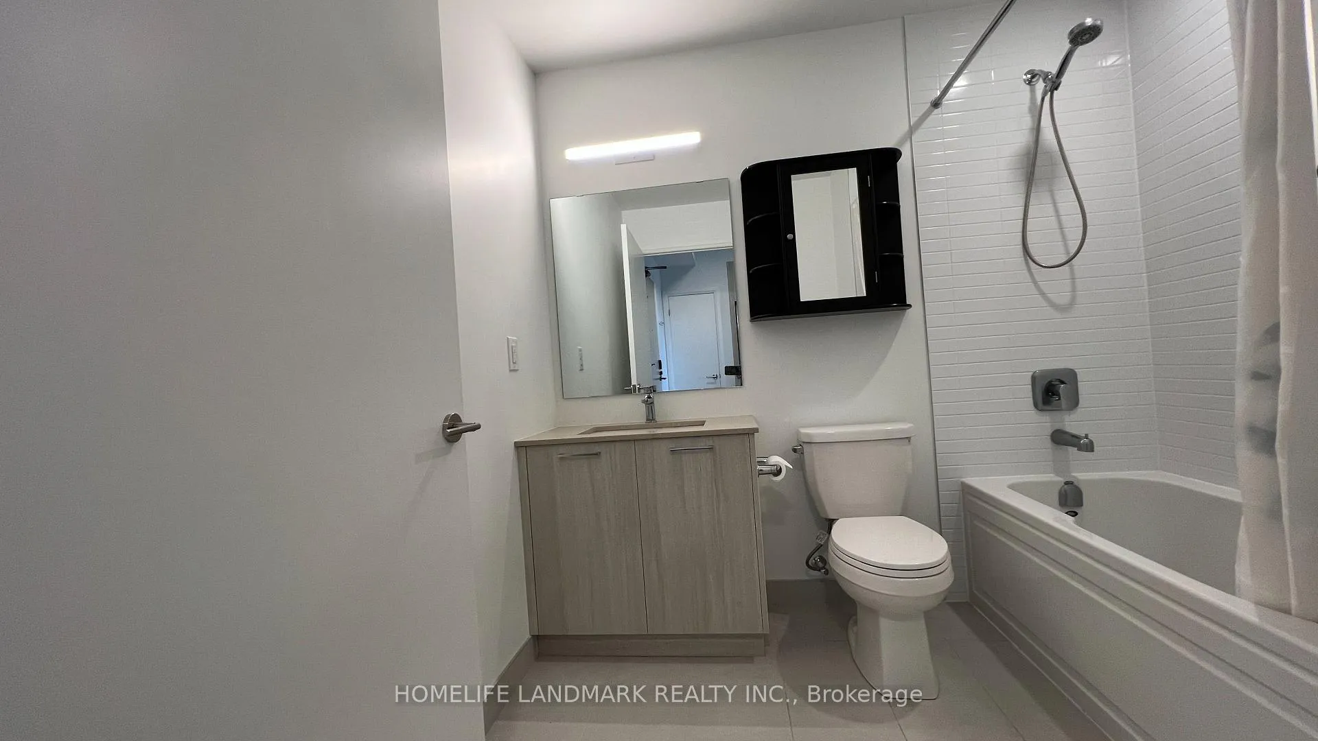 Photo 6 of Unit 206, 3250 Carding Mill Trail, Oakville, Glenorchy — HOMEH