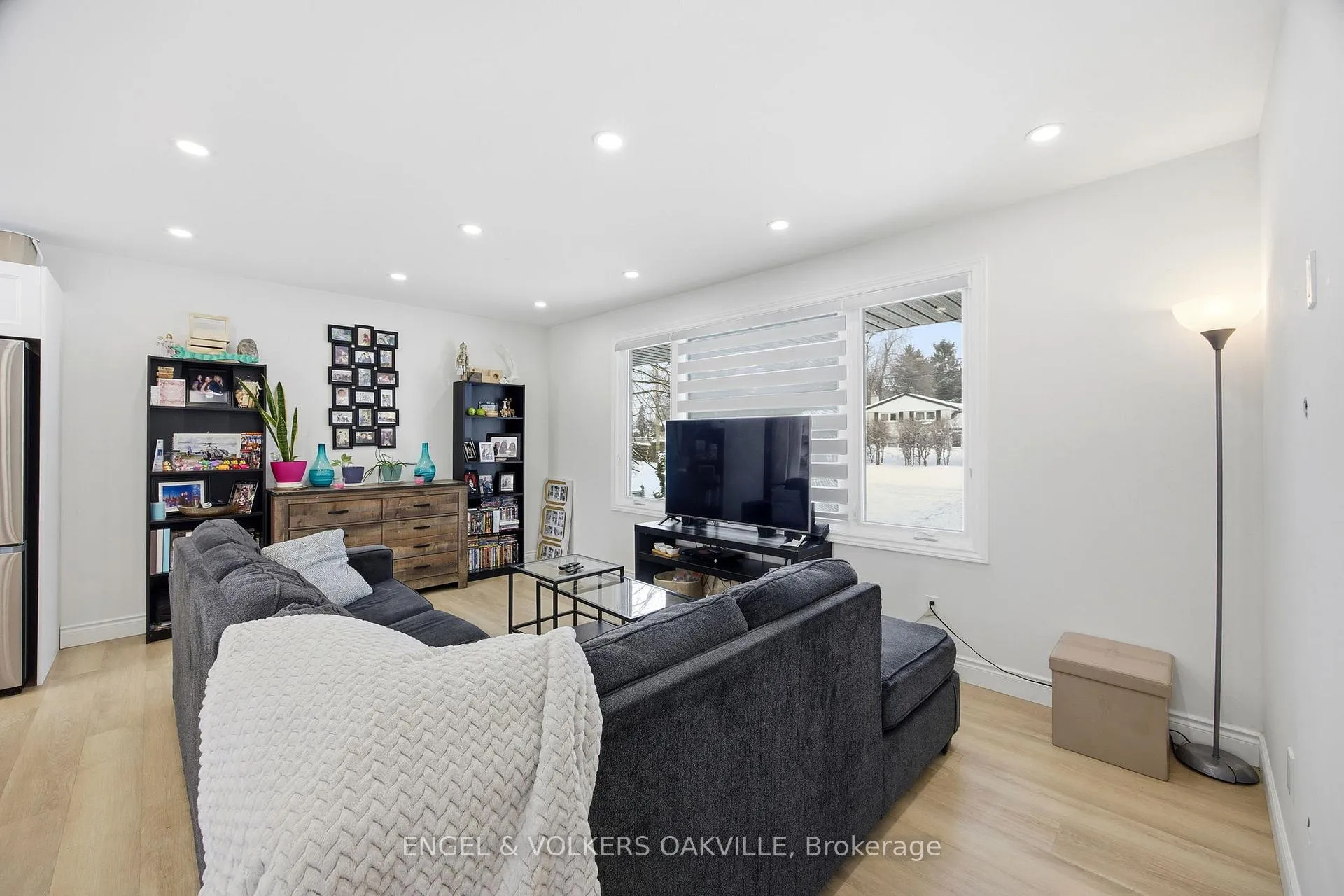 Photo 8 of 206 Yeates Avenue, Barrie, Painswick North — HOMEH