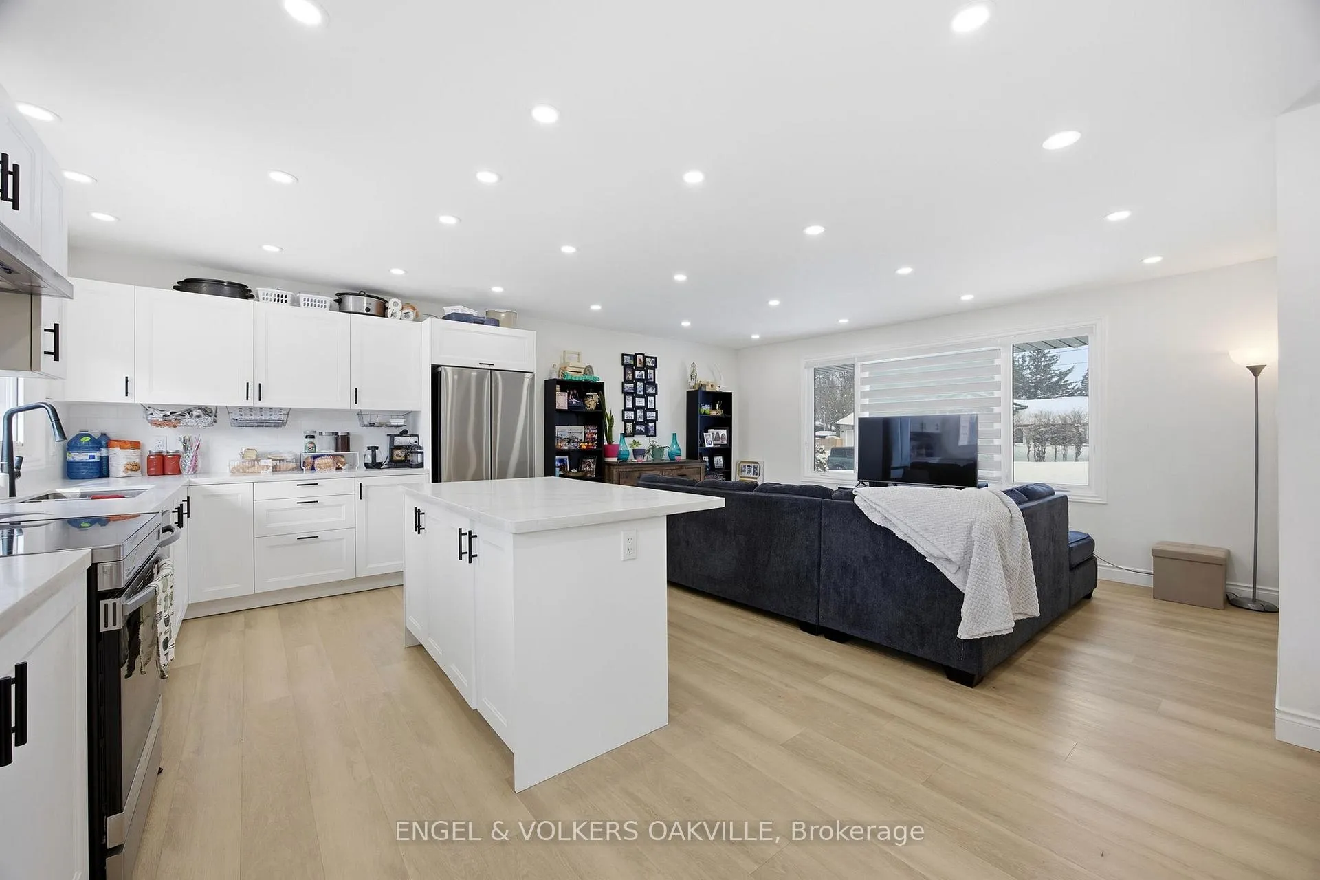 Photo 9 of 206 Yeates Avenue, Barrie, Painswick North — HOMEH