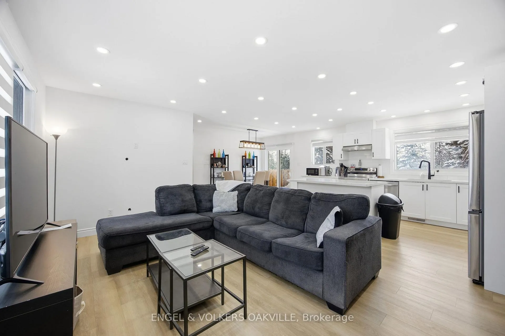 Photo 10 of 206 Yeates Avenue, Barrie, Painswick North — HOMEH