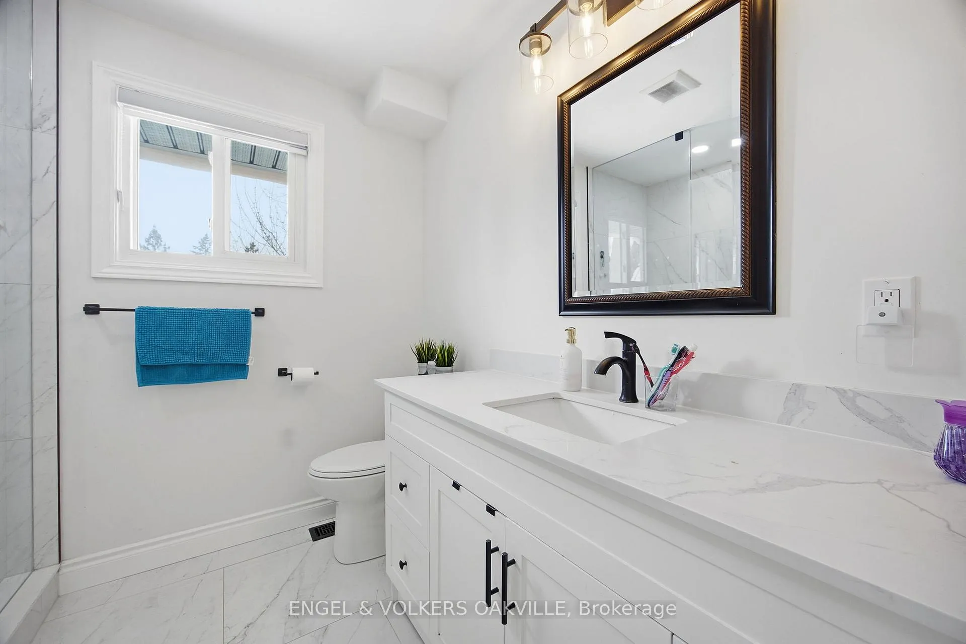 Photo 11 of 206 Yeates Avenue, Barrie, Painswick North — HOMEH