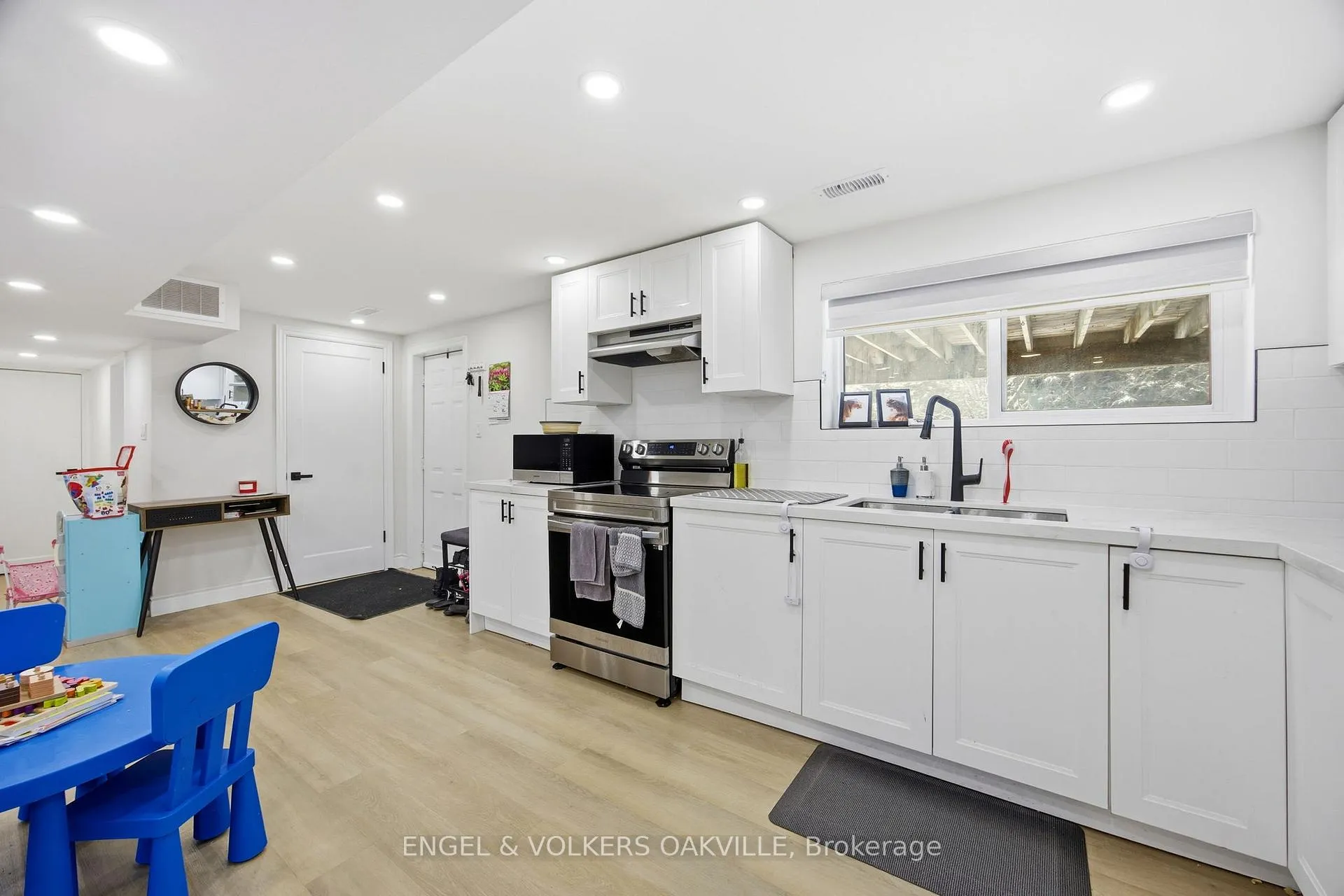 Photo 20 of 206 Yeates Avenue, Barrie, Painswick North — HOMEH