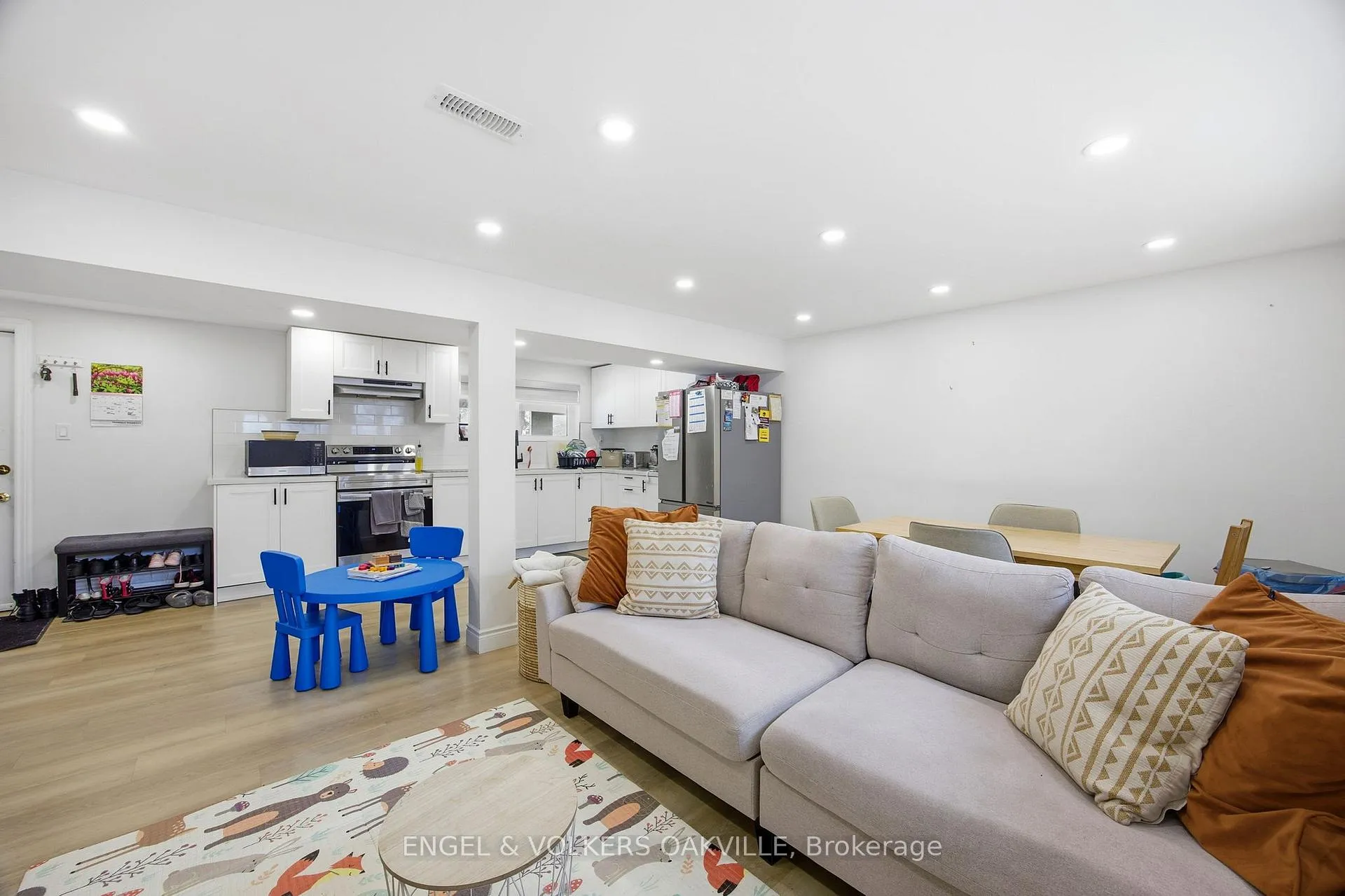 Photo 25 of 206 Yeates Avenue, Barrie, Painswick North — HOMEH