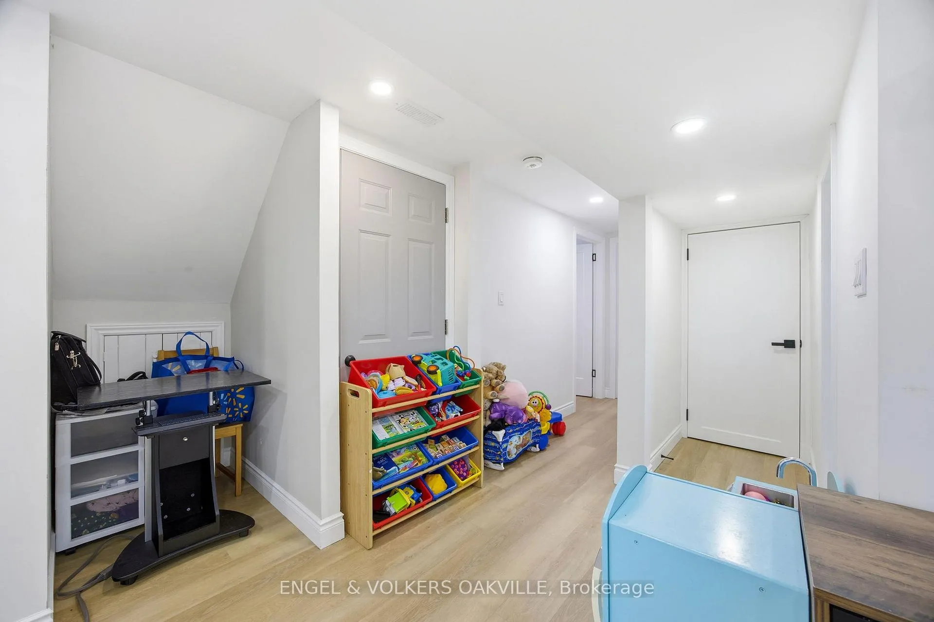 Photo 26 of 206 Yeates Avenue, Barrie, Painswick North — HOMEH