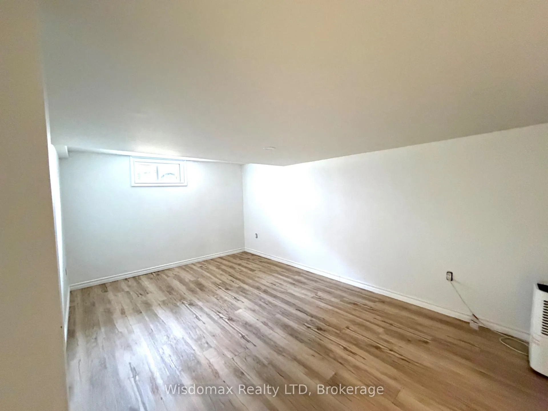 Photo 13 of 4104 Muir Avenue, Niagara Falls, Downtown — HOMEH