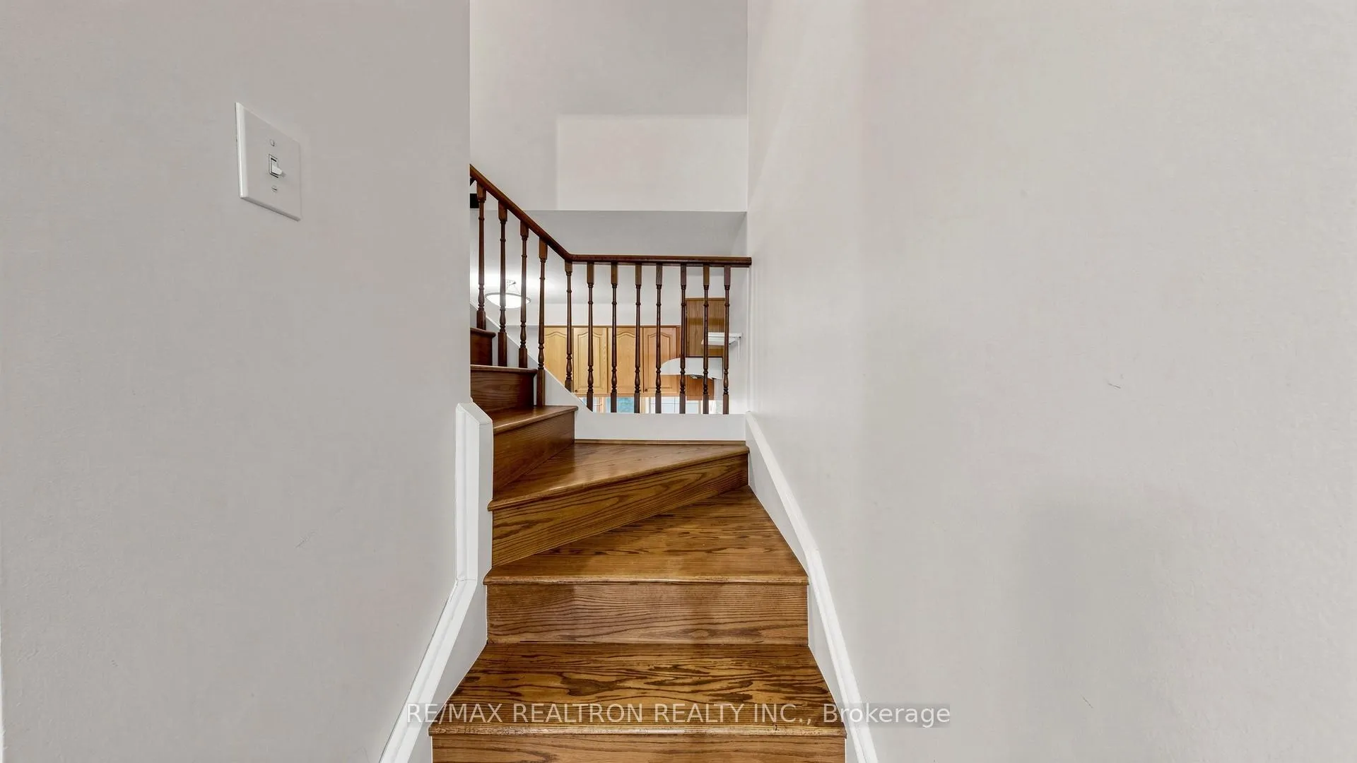 Photo 16 of 30 McGill Street, Toronto, Church-Yonge Corridor — HOMEH