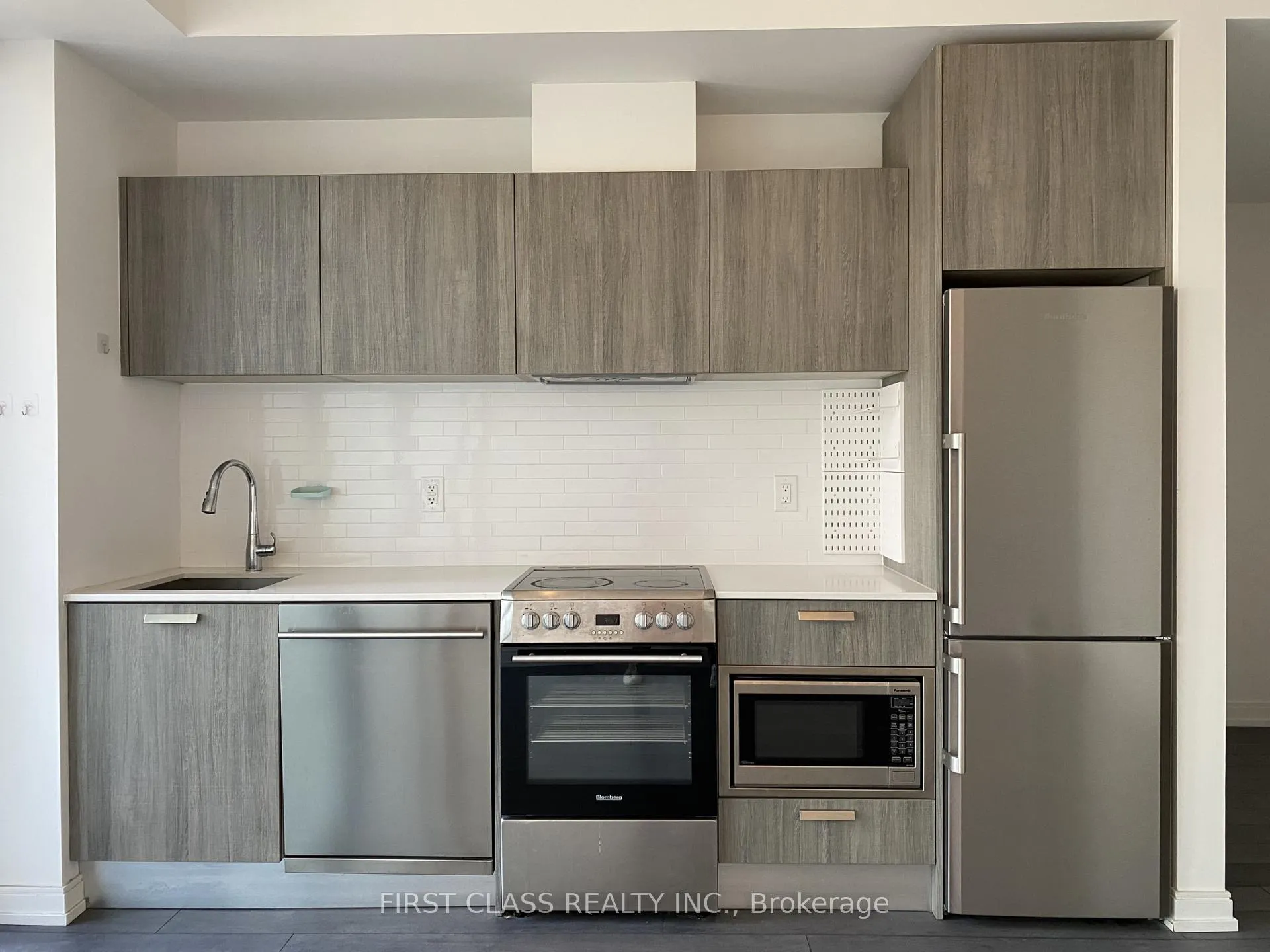 Photo 10 of Unit 911, 50 Charles Street E, Toronto, Church-Yonge Corridor — HOMEH