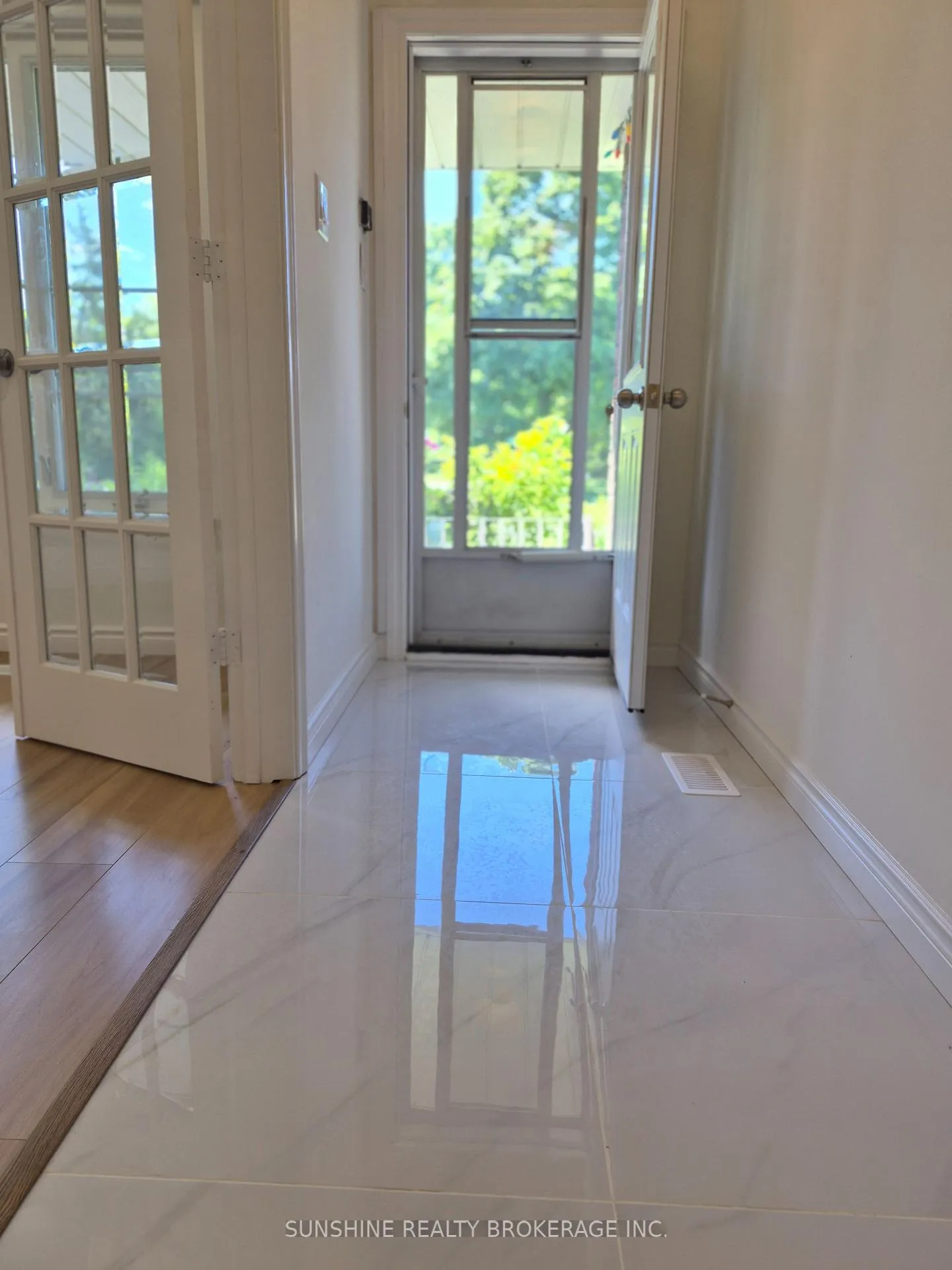 Photo 3 of 70 Southdale Drive, Markham, Bullock — HOMEH