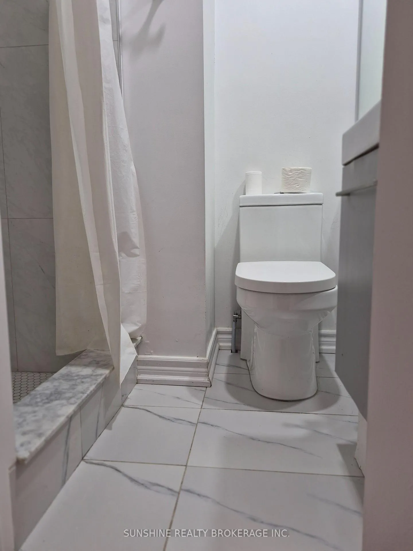 Photo 5 of 70 Southdale Drive, Markham, Bullock — HOMEH