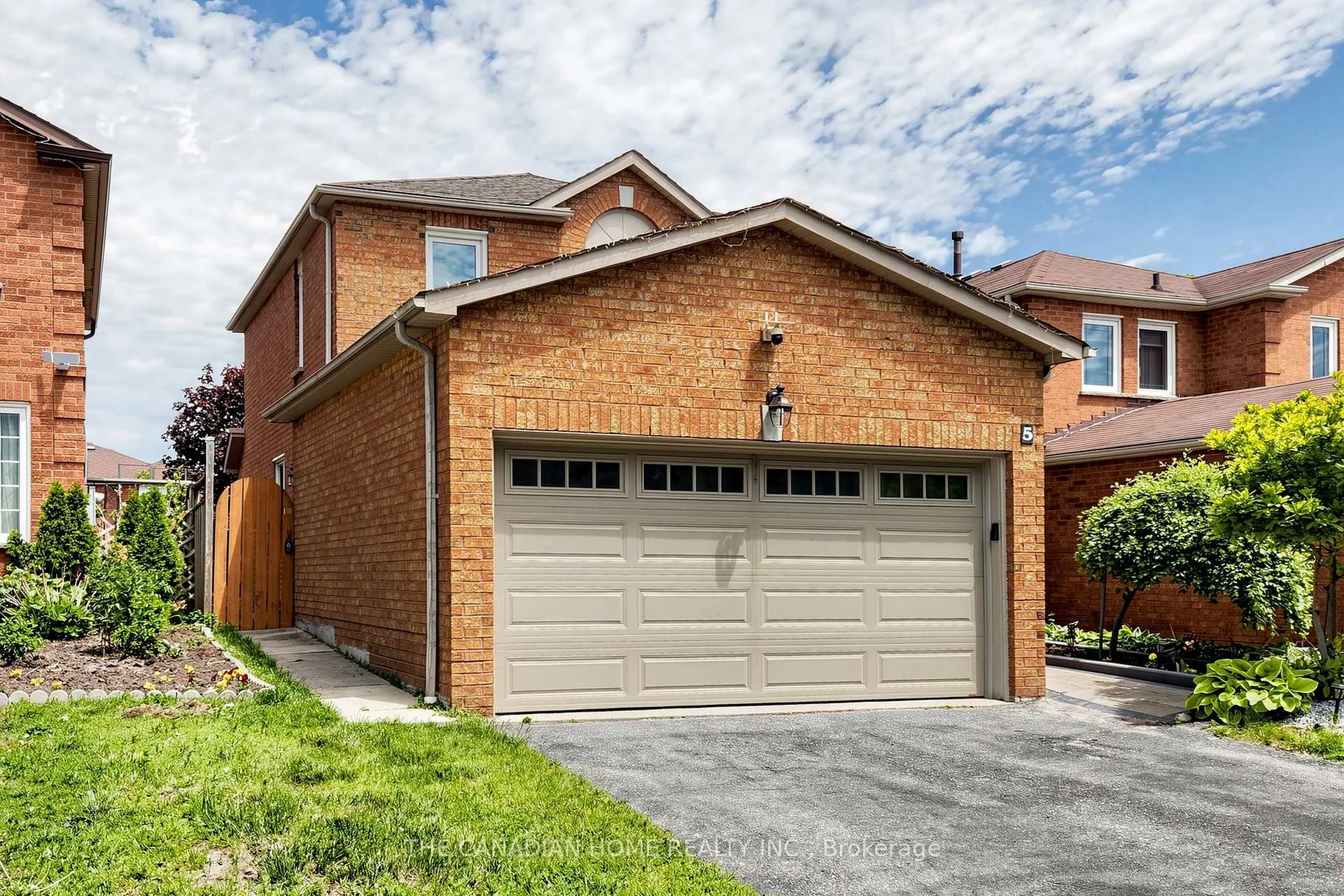 Photo 3 of 5 Woodstone Place, Whitby, Pringle Creek — HOMEH