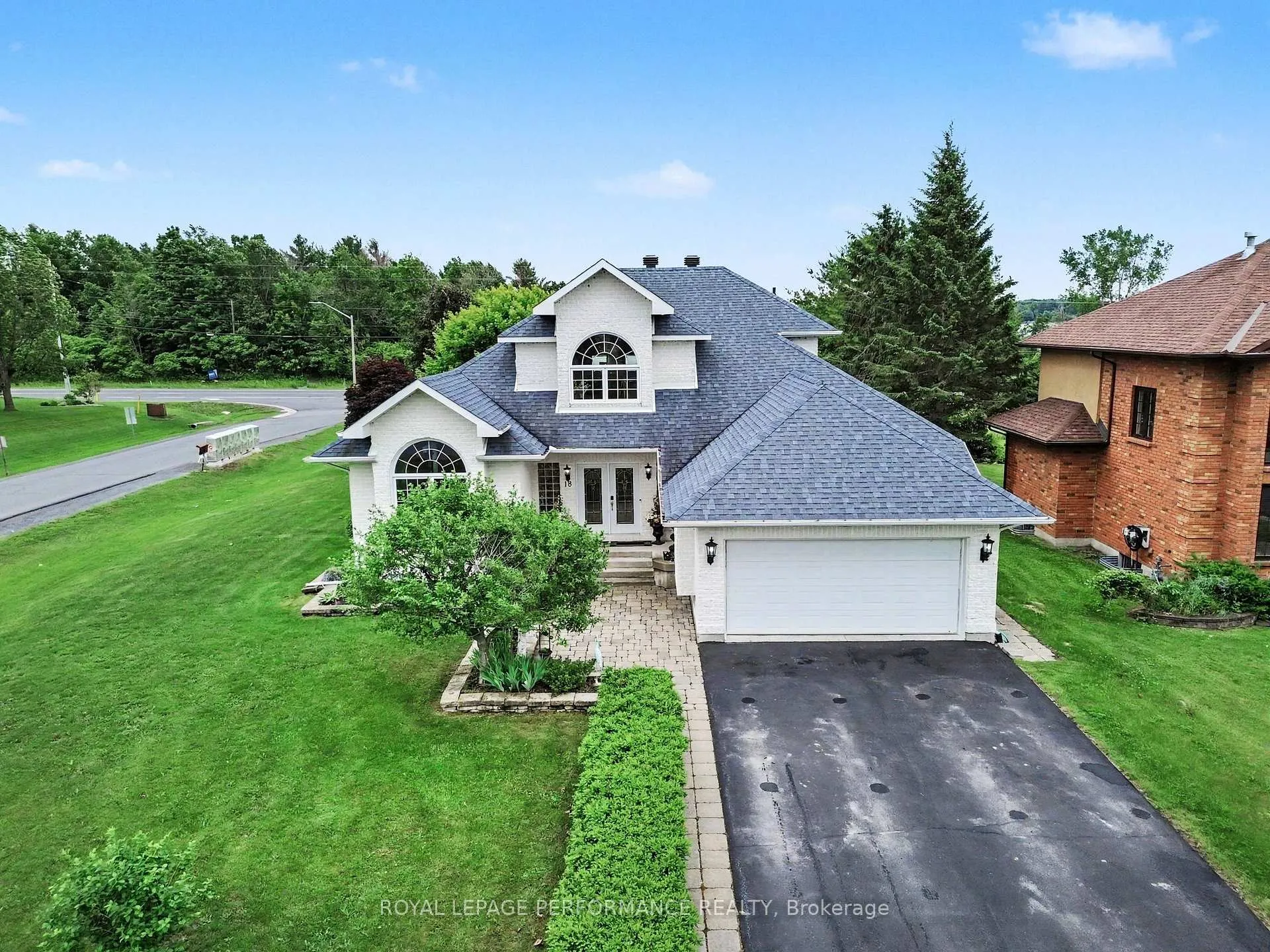 Photo 4 of 18 Chantine Drive, South Stormont, Long Sault — HOMEH