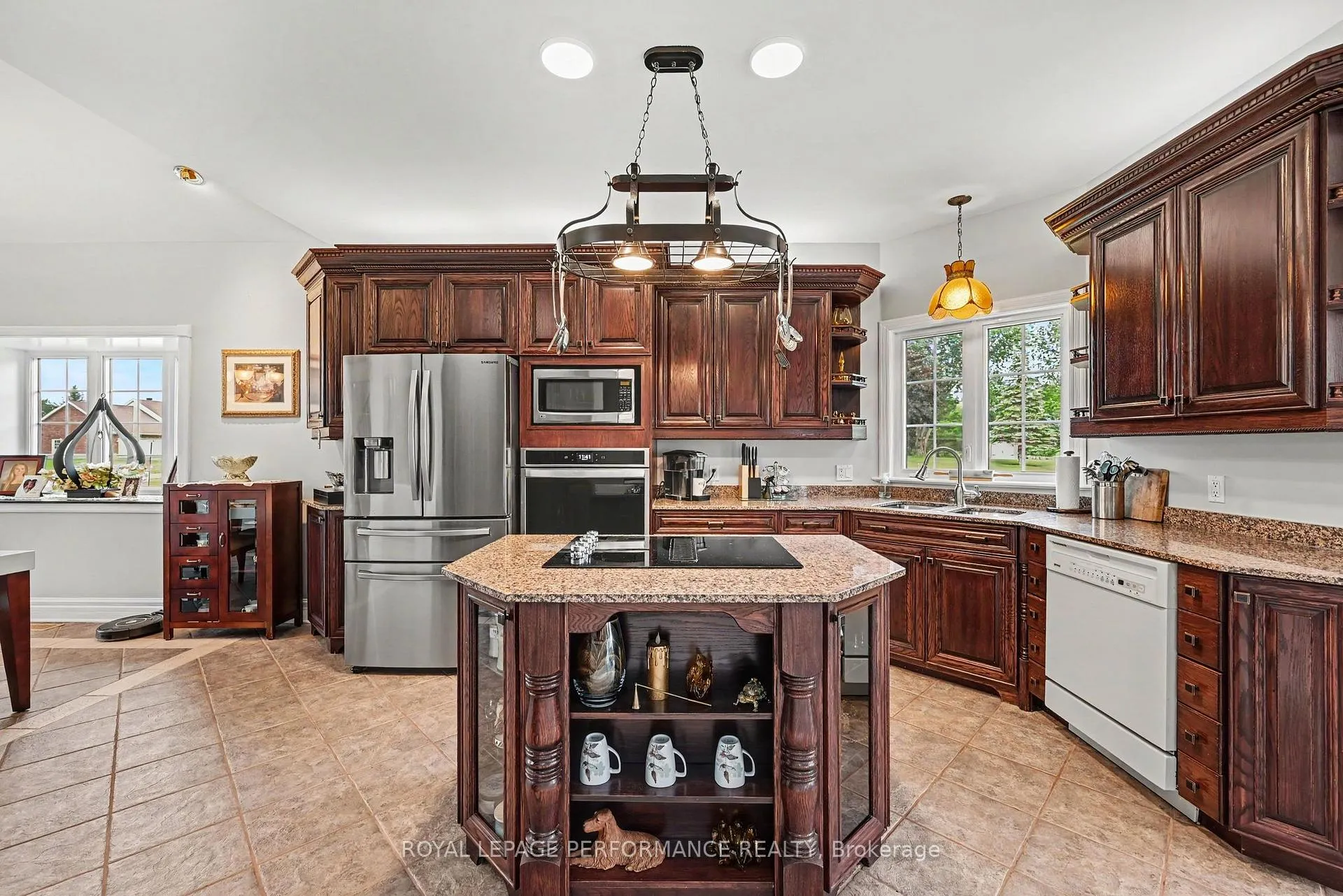 Photo 17 of 18 Chantine Drive, South Stormont, Long Sault — HOMEH