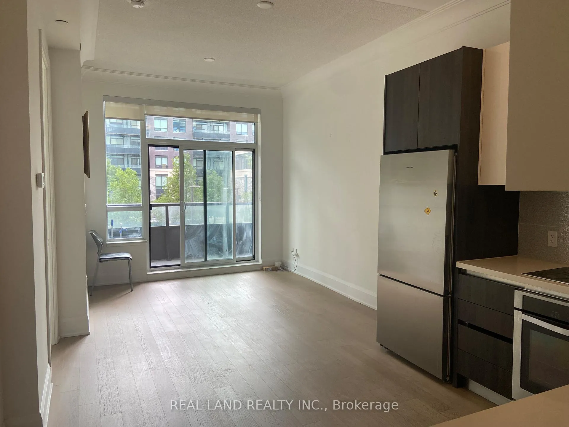 Photo 6 of Unit 203, 25 Water Walk Drive, Markham, Unionville — HOMEH
