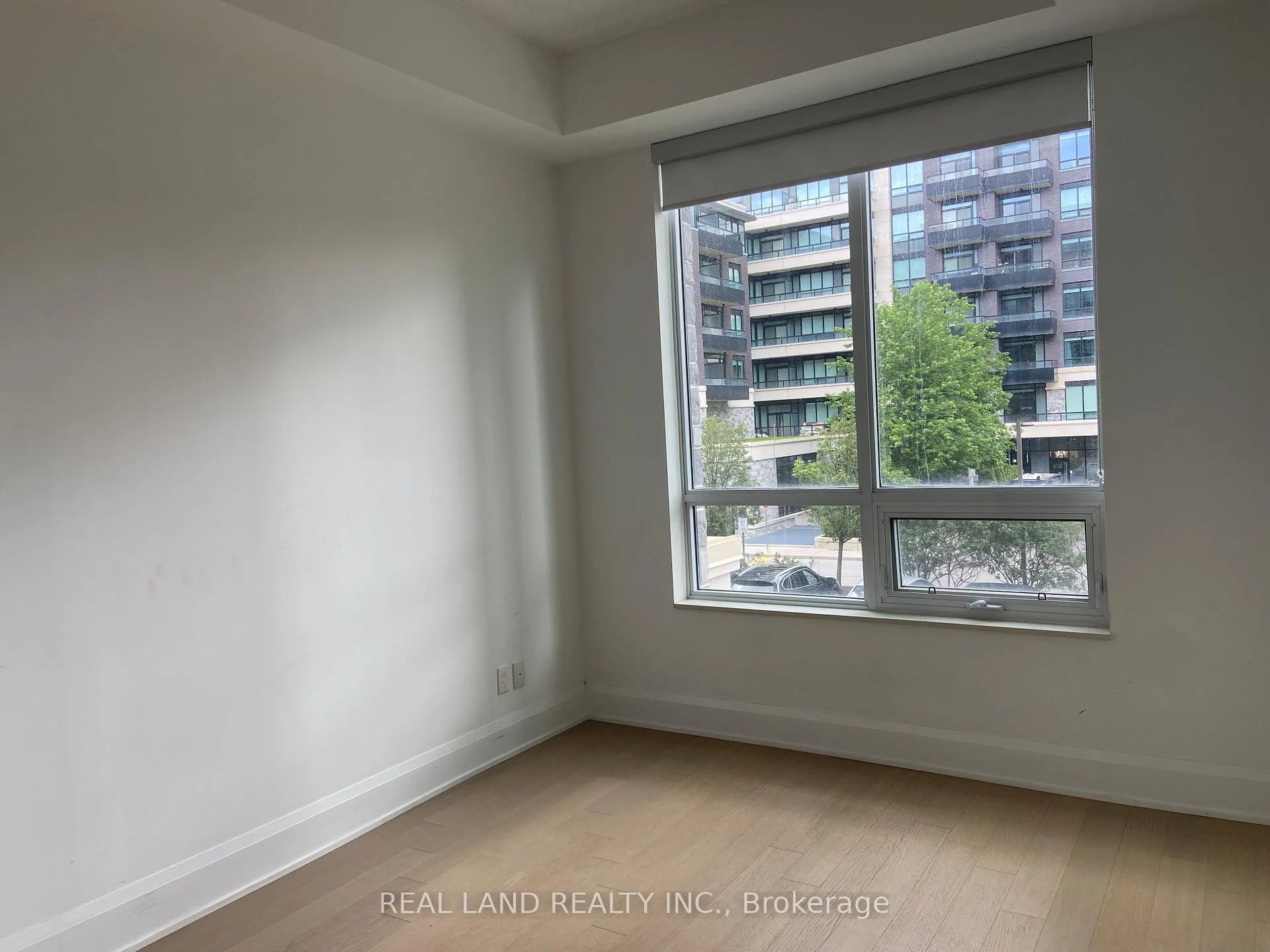 Photo 7 of Unit 203, 25 Water Walk Drive, Markham, Unionville — HOMEH