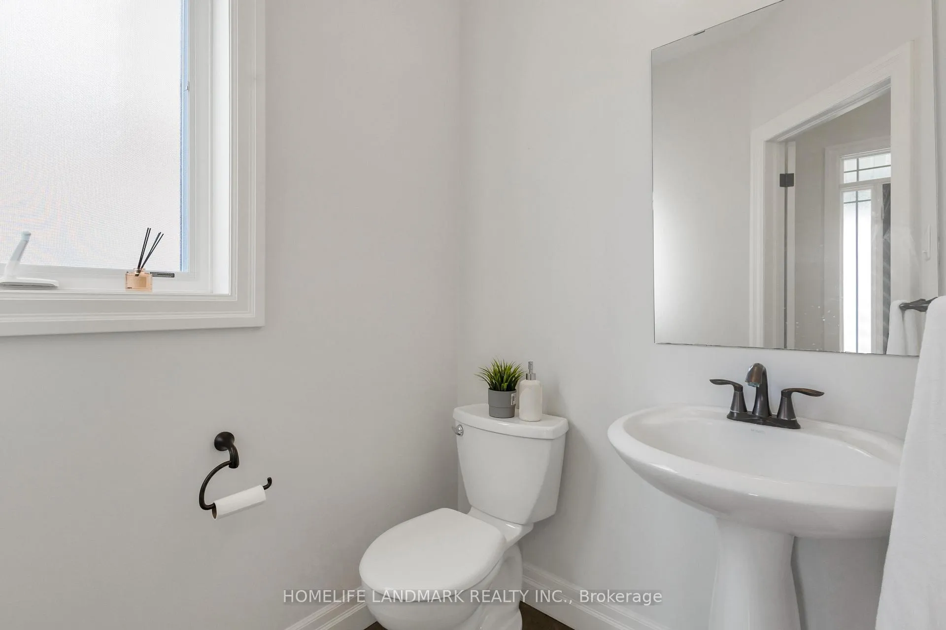 Photo 6 of 341 Zeller Drive, Kitchener, Grand River South — HOMEH