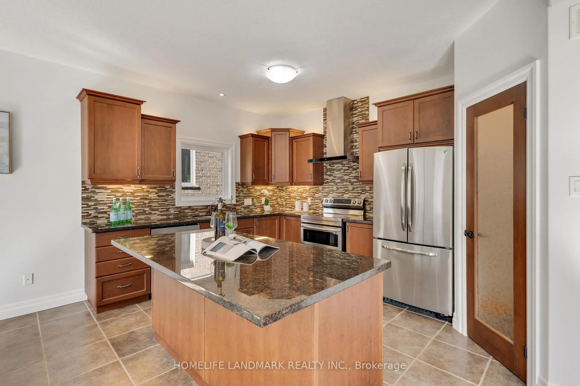 Photo 13 of 341 Zeller Drive, Kitchener, Grand River South — HOMEH