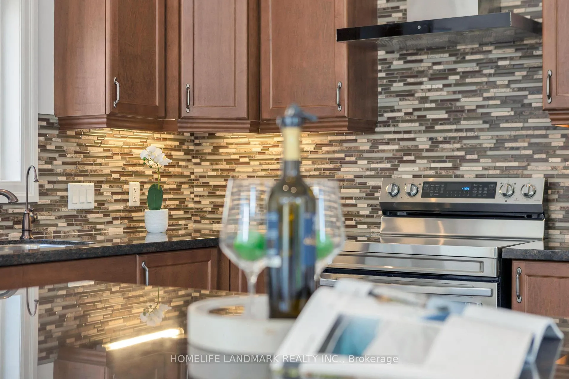 Photo 14 of 341 Zeller Drive, Kitchener, Grand River South — HOMEH