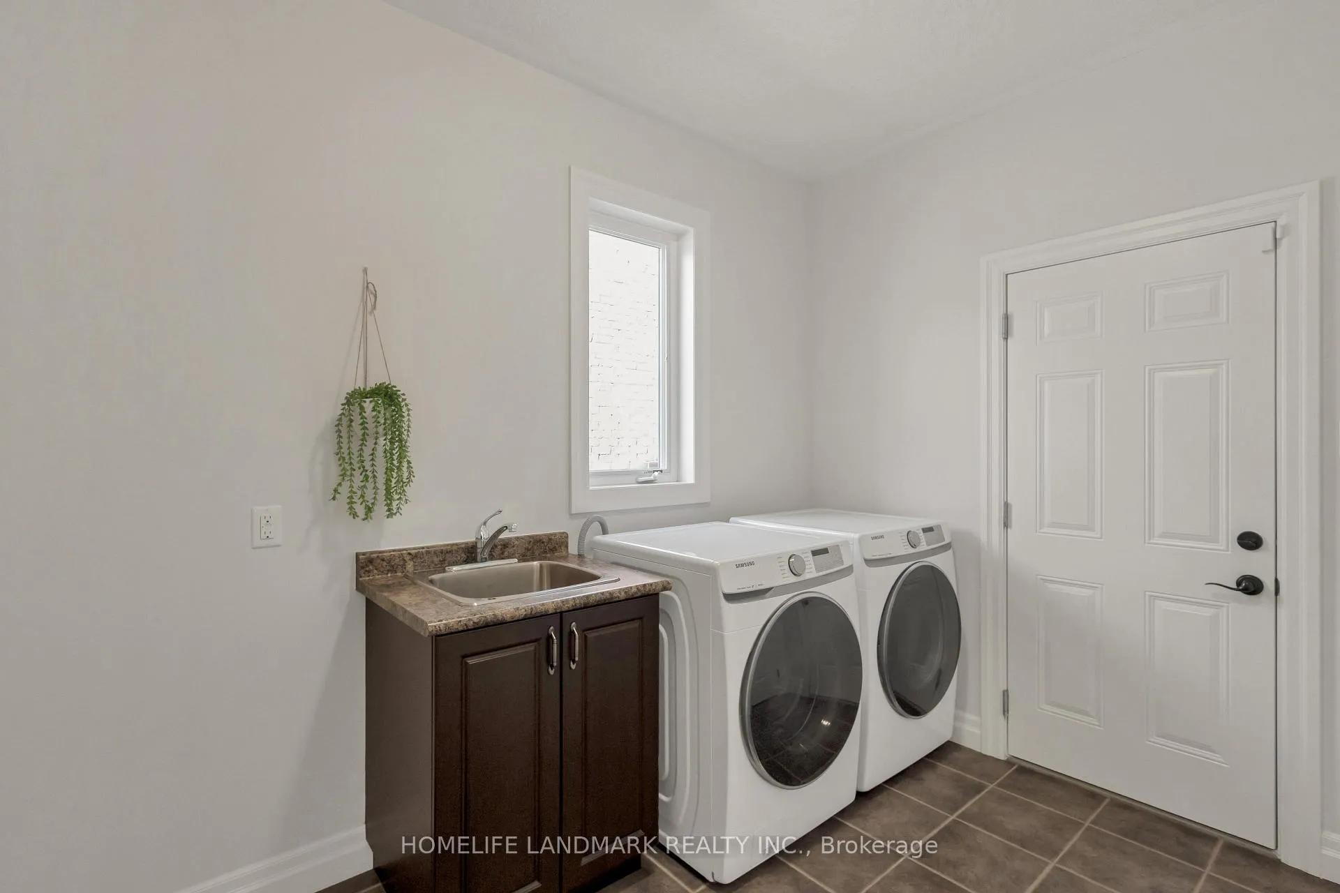Photo 19 of 341 Zeller Drive, Kitchener, Grand River South — HOMEH