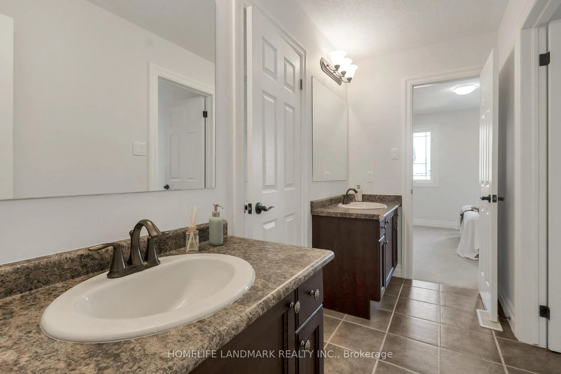 Photo 24 of 341 Zeller Drive, Kitchener, Grand River South — HOMEH