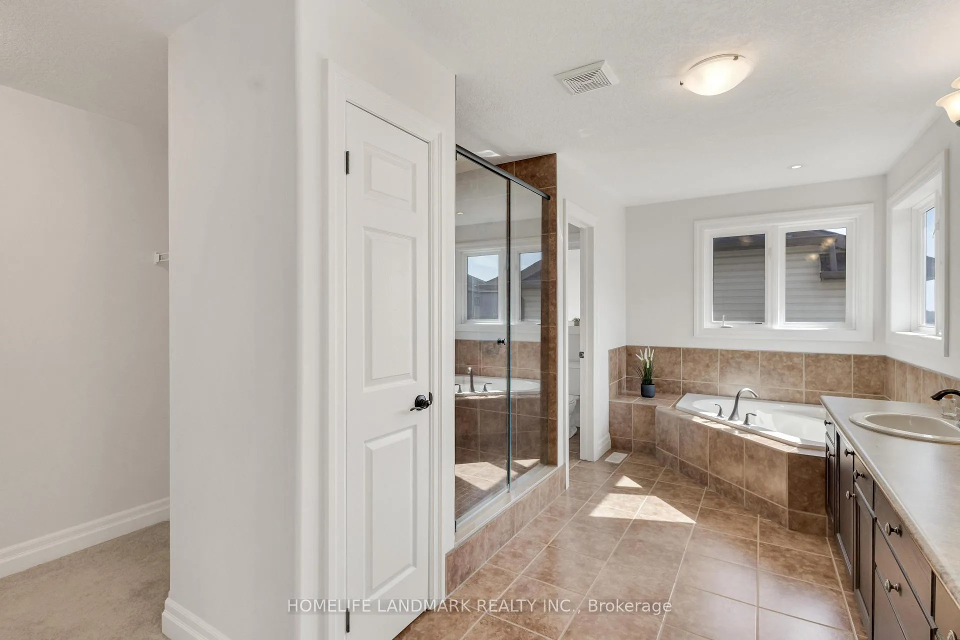 Photo 34 of 341 Zeller Drive, Kitchener, Grand River South — HOMEH