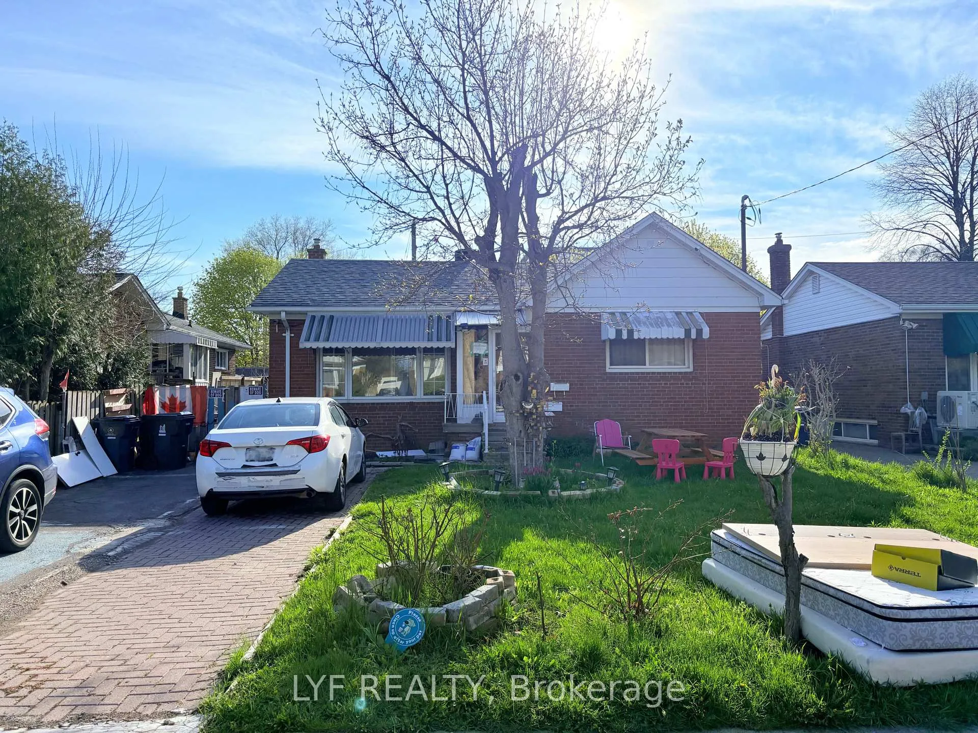 Front of Unit BSMT RM 2, 22 Ivordale Crescent
