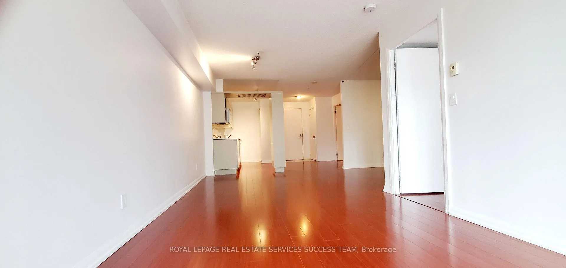 Photo 5 of Unit 1009, 111 Elizabeth Street, Toronto, Bay Street Corridor — HOMEH