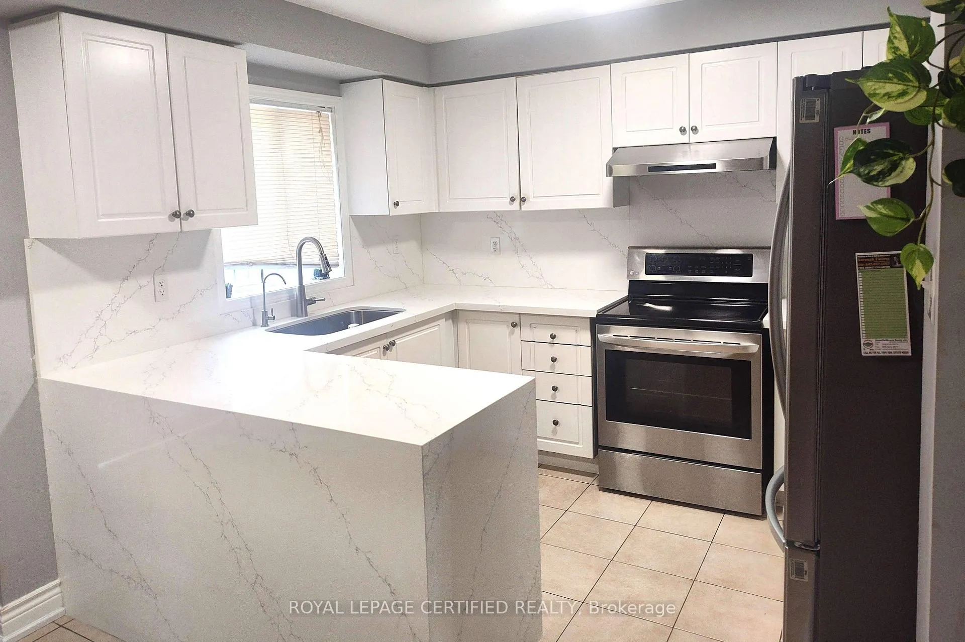 Photo 4 of 392 Hobbs Crescent, Milton, Clarke — HOMEH