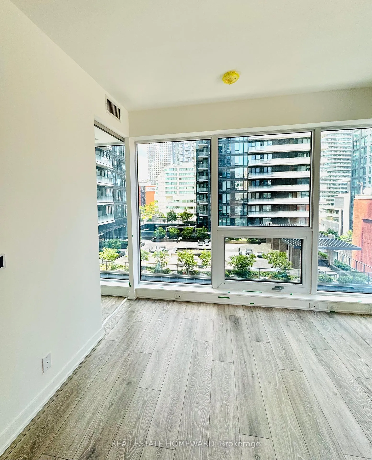 Photo 6 of Unit 1109, 55 Mercer Street, Toronto, Waterfront Communities — HOMEH