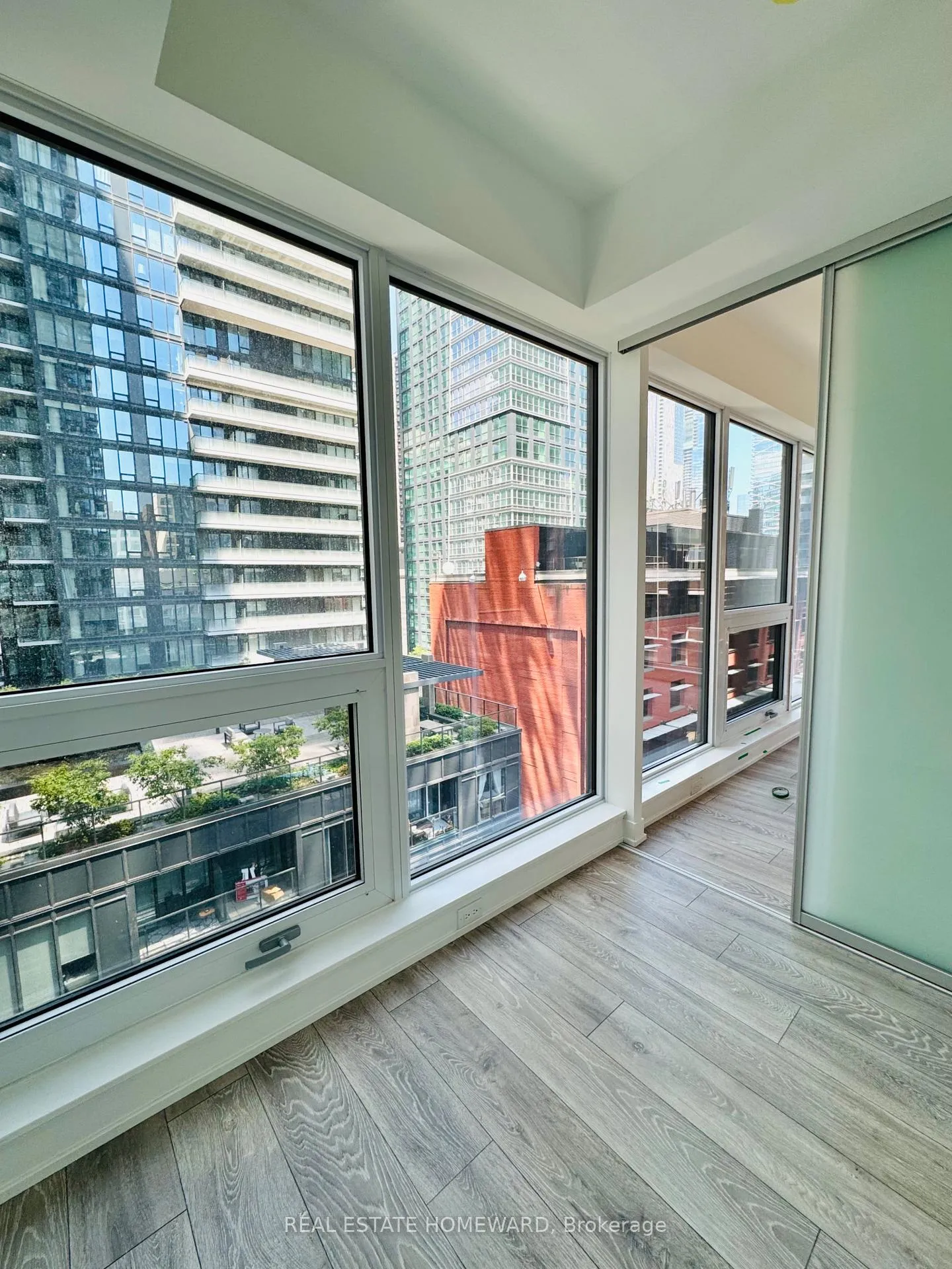 Photo 8 of Unit 1109, 55 Mercer Street, Toronto, Waterfront Communities — HOMEH