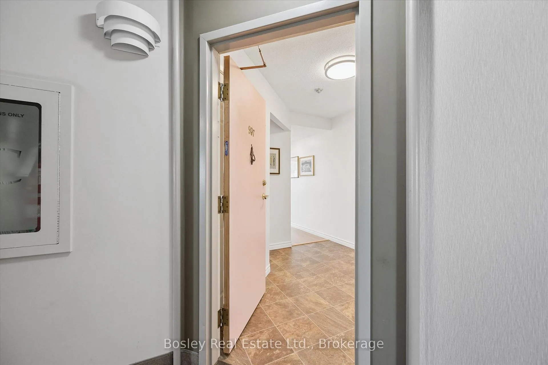 Photo 3 of Unit 907, 1414 King Street E, Kitchener — HOMEH