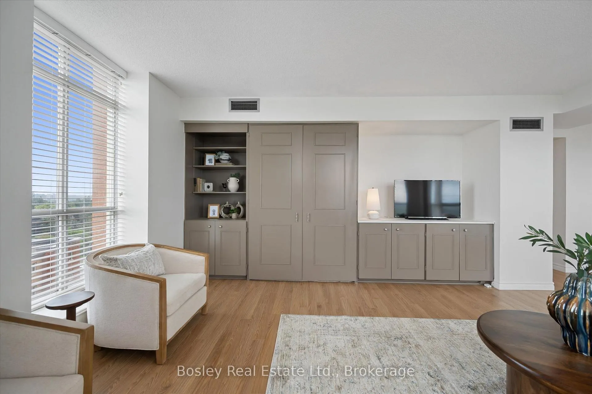 Photo 7 of Unit 907, 1414 King Street E, Kitchener — HOMEH