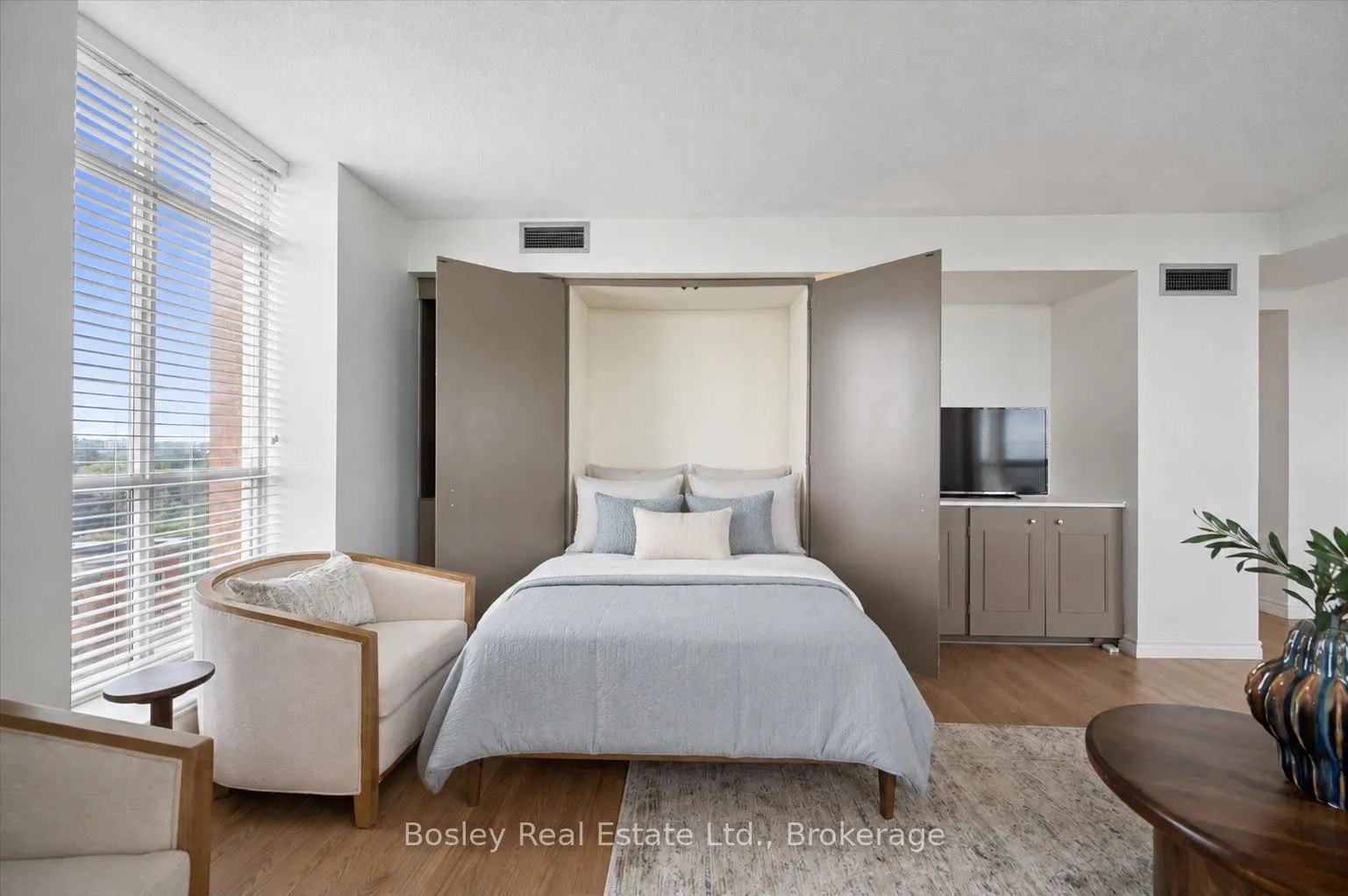 Photo 8 of Unit 907, 1414 King Street E, Kitchener — HOMEH
