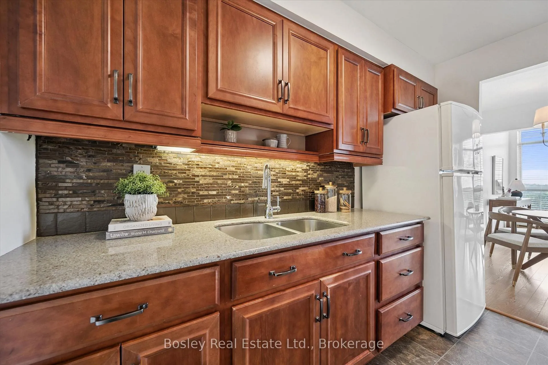 Photo 14 of Unit 907, 1414 King Street E, Kitchener — HOMEH