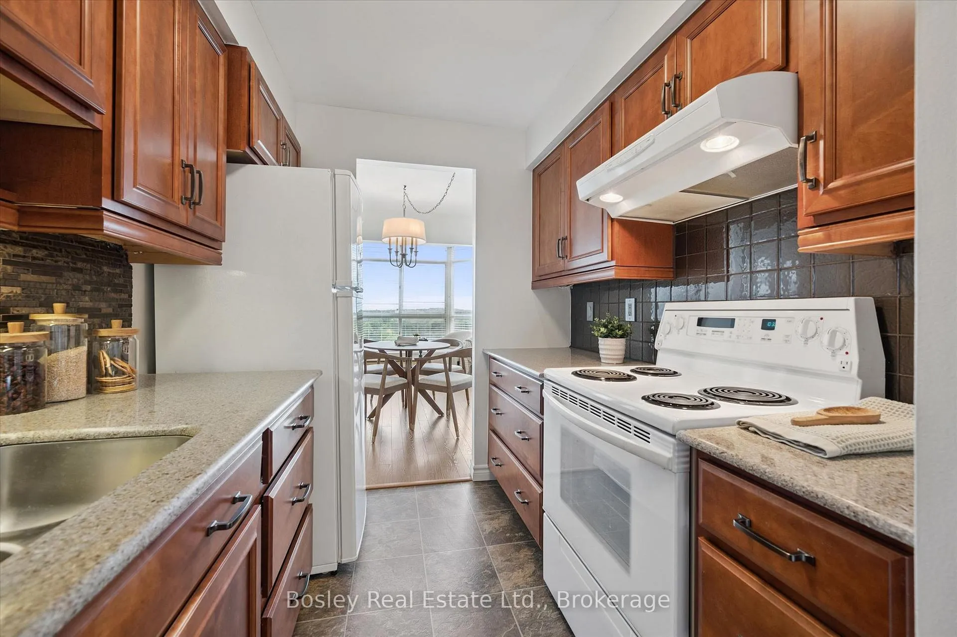 Photo 15 of Unit 907, 1414 King Street E, Kitchener — HOMEH