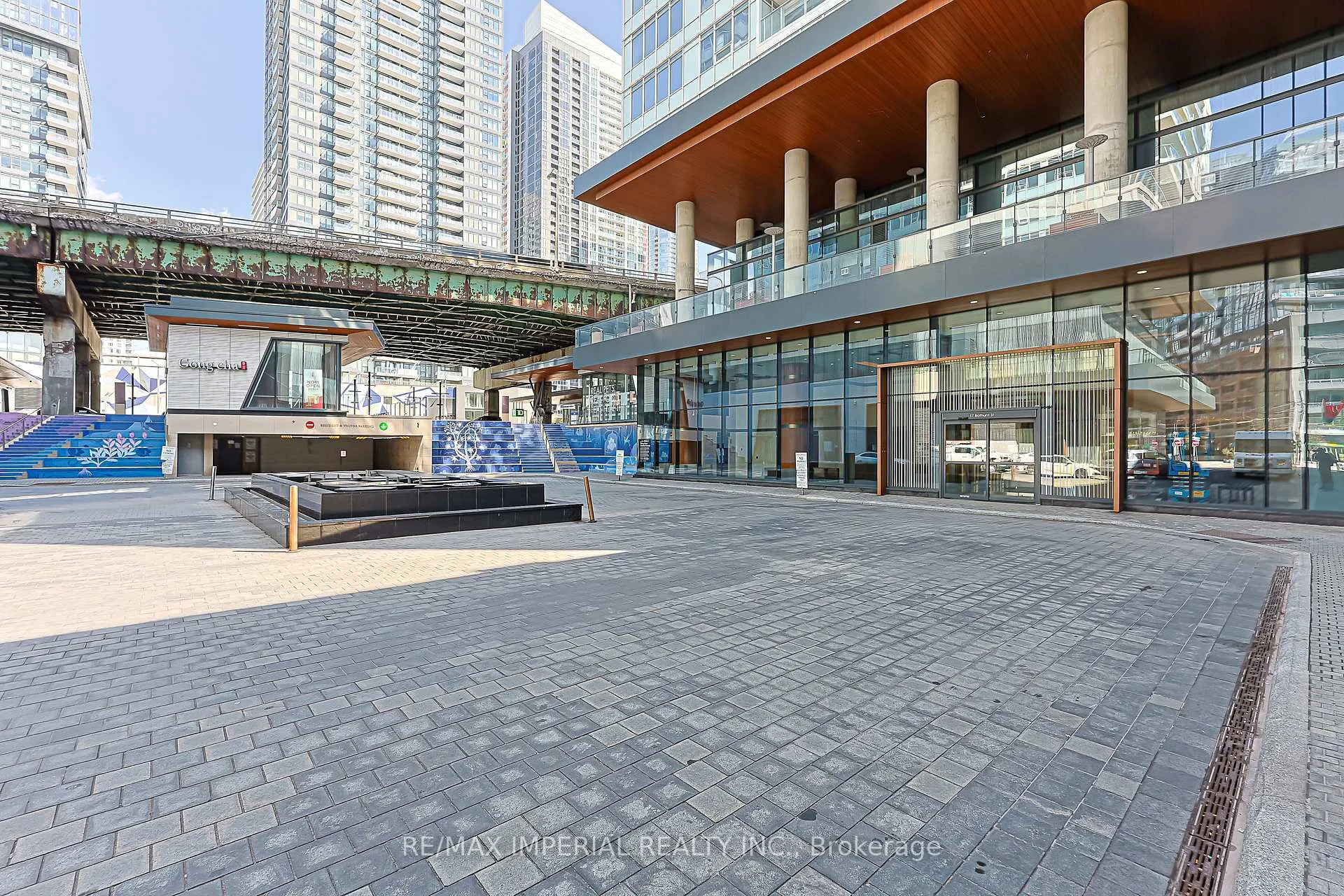 Photo 3 of Unit 2707, 17 Bathurst Street, Toronto, Waterfront Communities — HOMEH