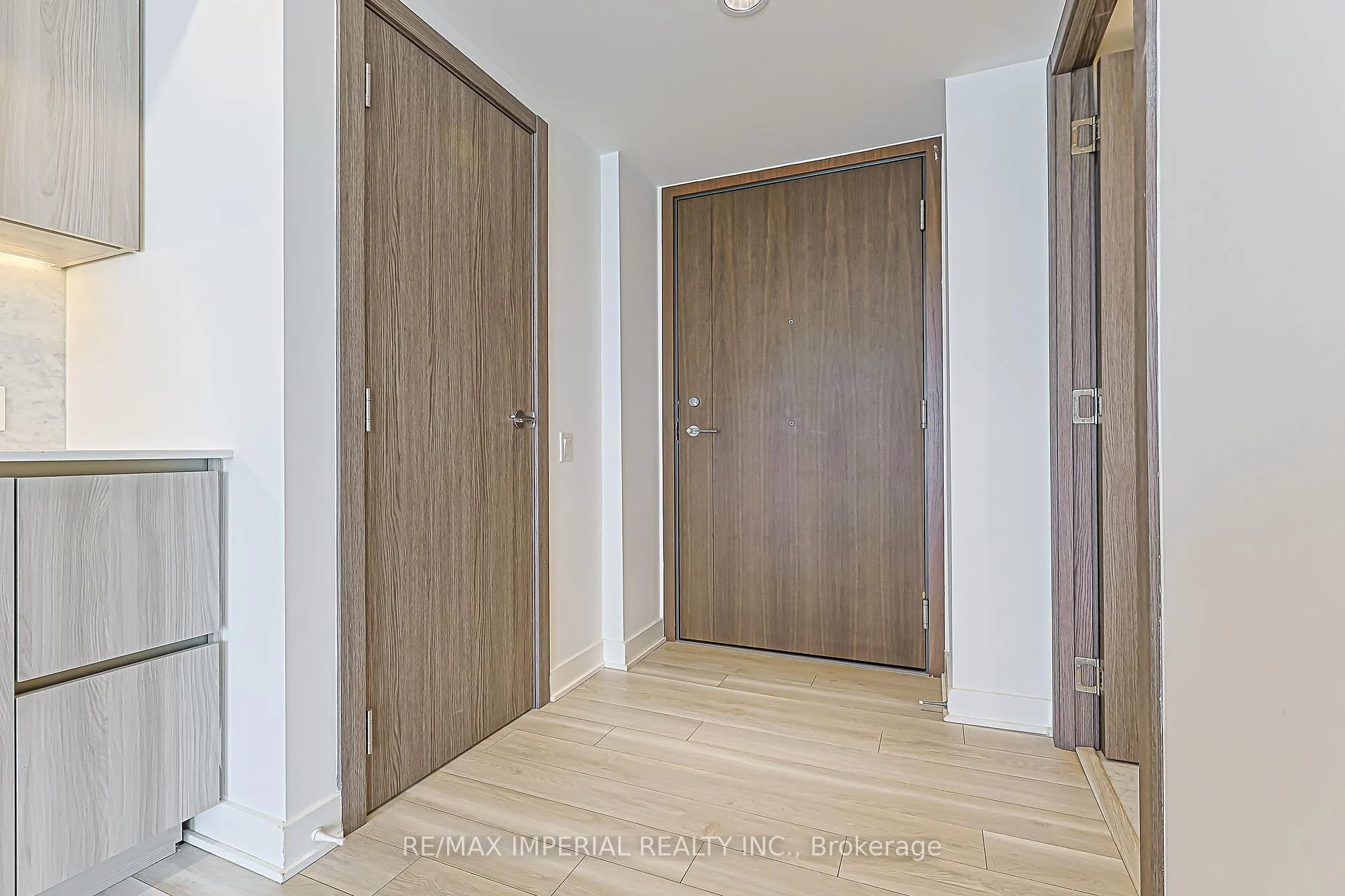 Photo 7 of Unit 2707, 17 Bathurst Street, Toronto, Waterfront Communities — HOMEH