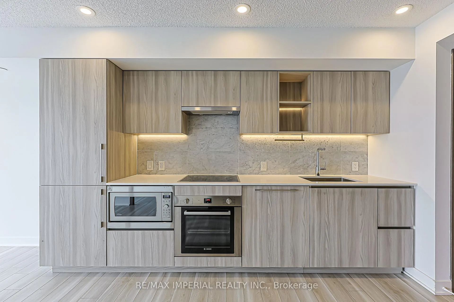 Photo 8 of Unit 2707, 17 Bathurst Street, Toronto, Waterfront Communities — HOMEH