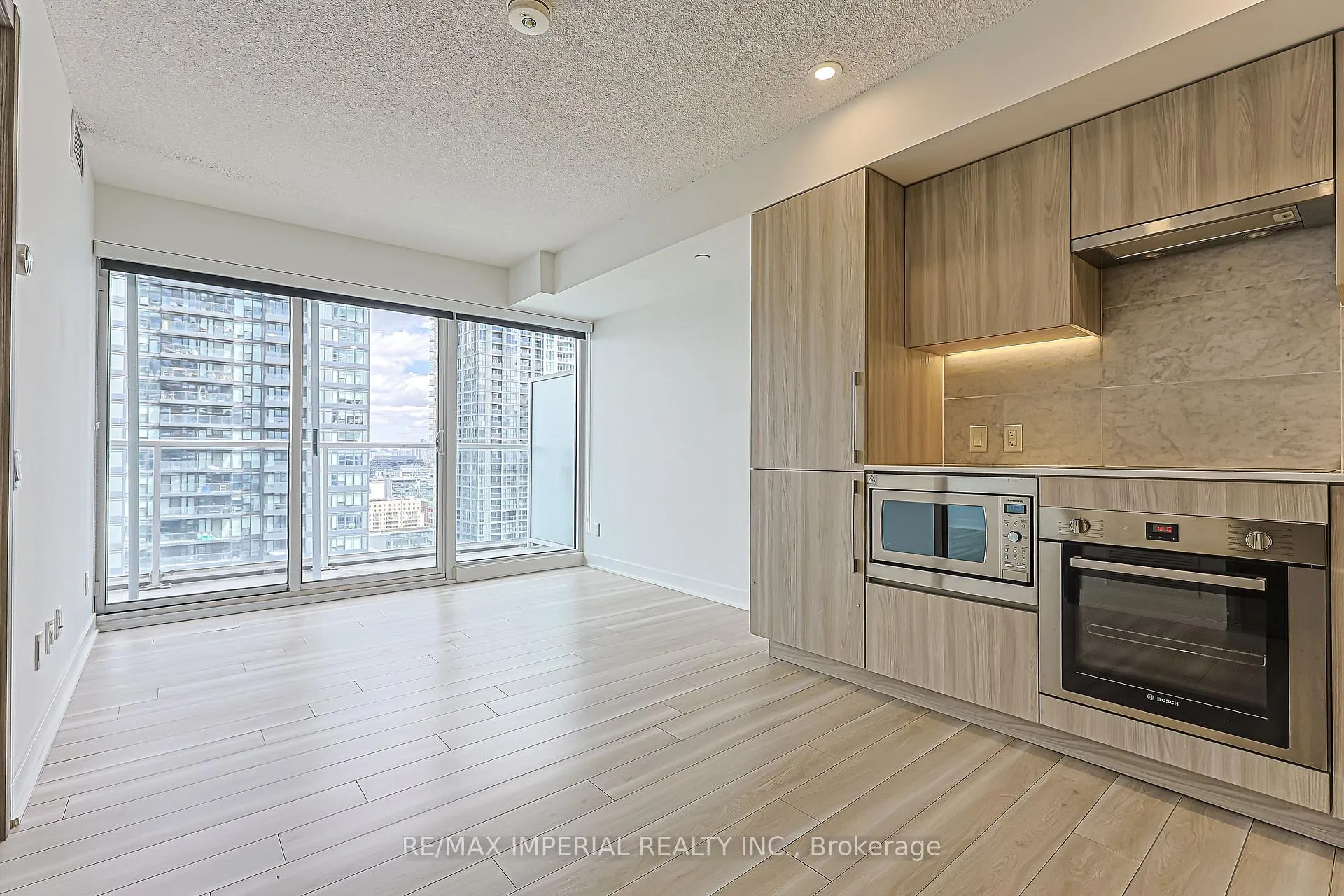 Photo 13 of Unit 2707, 17 Bathurst Street, Toronto, Waterfront Communities — HOMEH