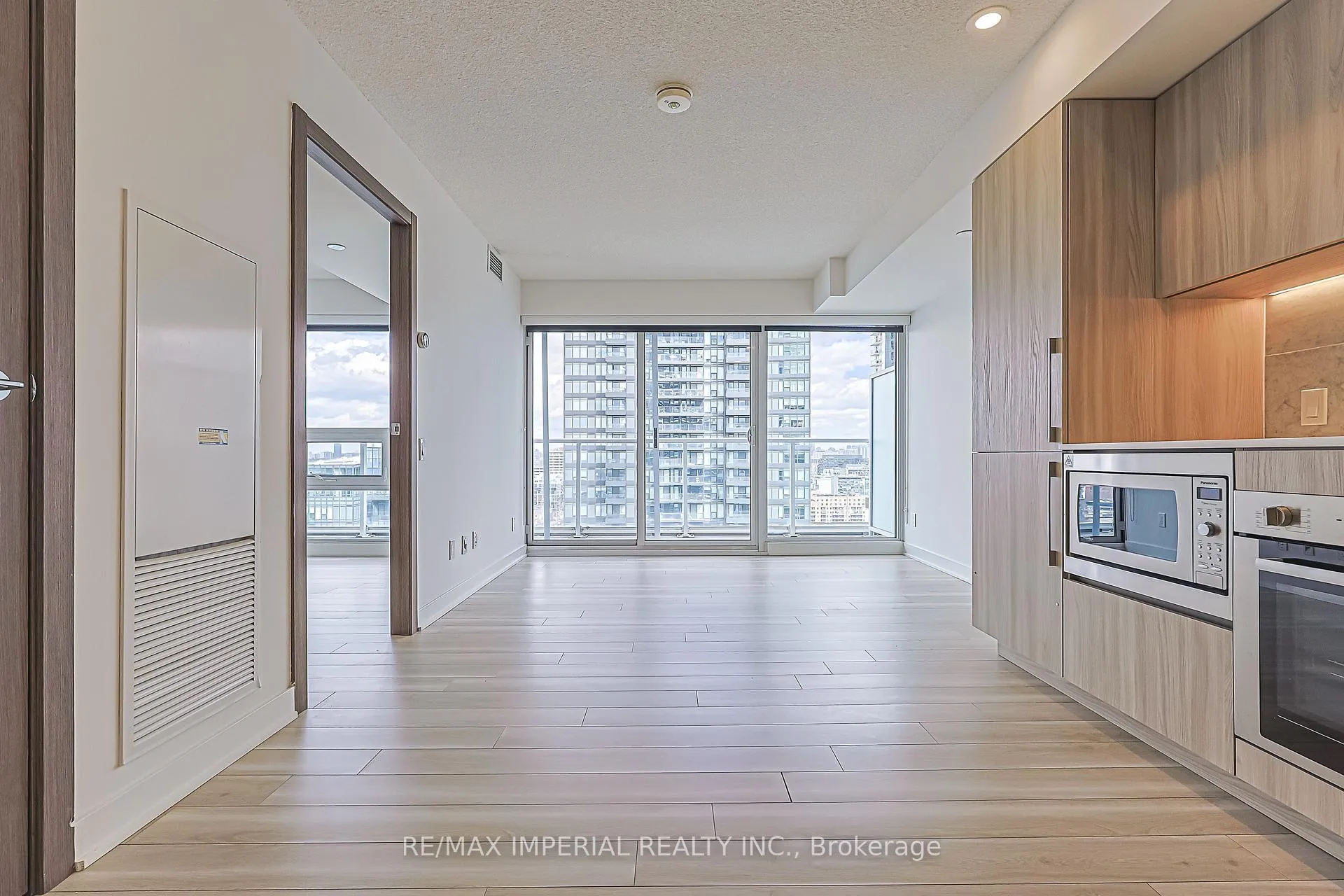 Photo 16 of Unit 2707, 17 Bathurst Street, Toronto, Waterfront Communities — HOMEH