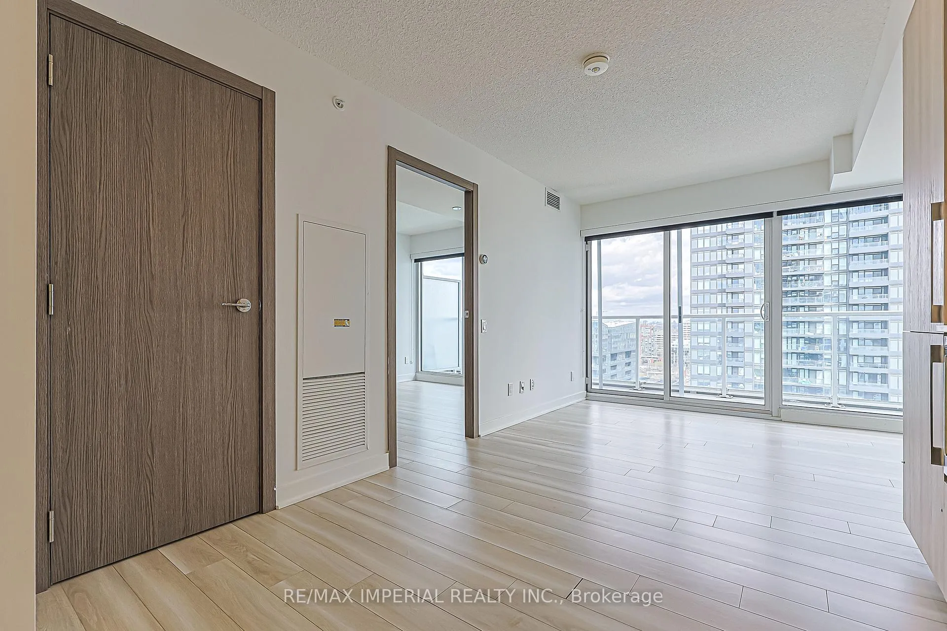 Photo 17 of Unit 2707, 17 Bathurst Street, Toronto, Waterfront Communities — HOMEH