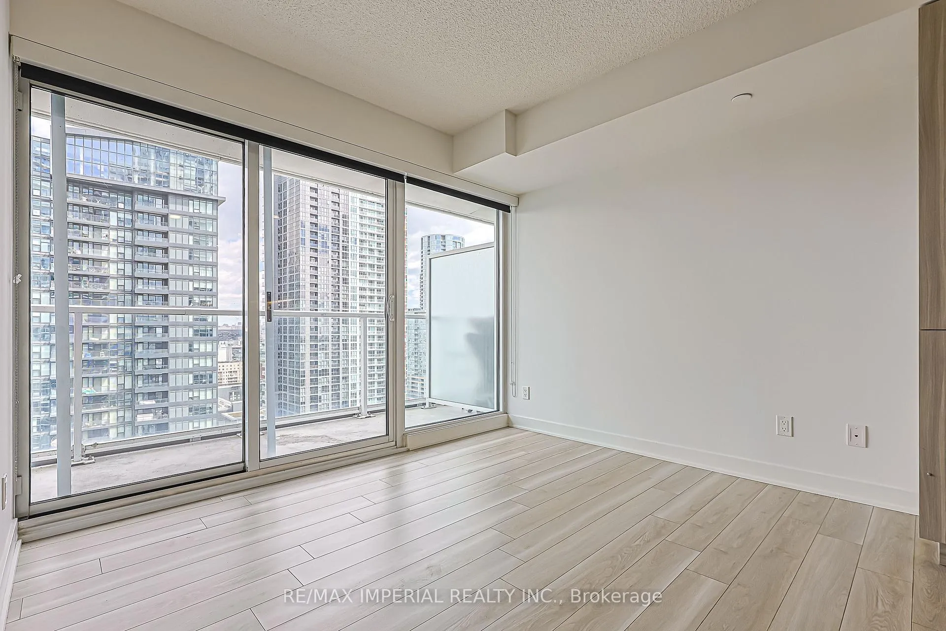 Photo 18 of Unit 2707, 17 Bathurst Street, Toronto, Waterfront Communities — HOMEH