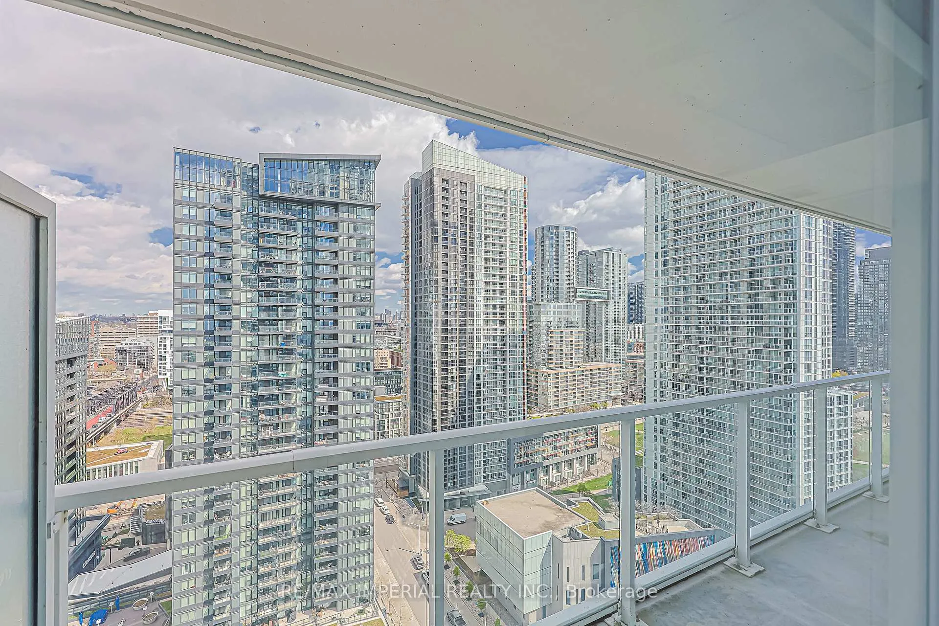 Photo 23 of Unit 2707, 17 Bathurst Street, Toronto, Waterfront Communities — HOMEH