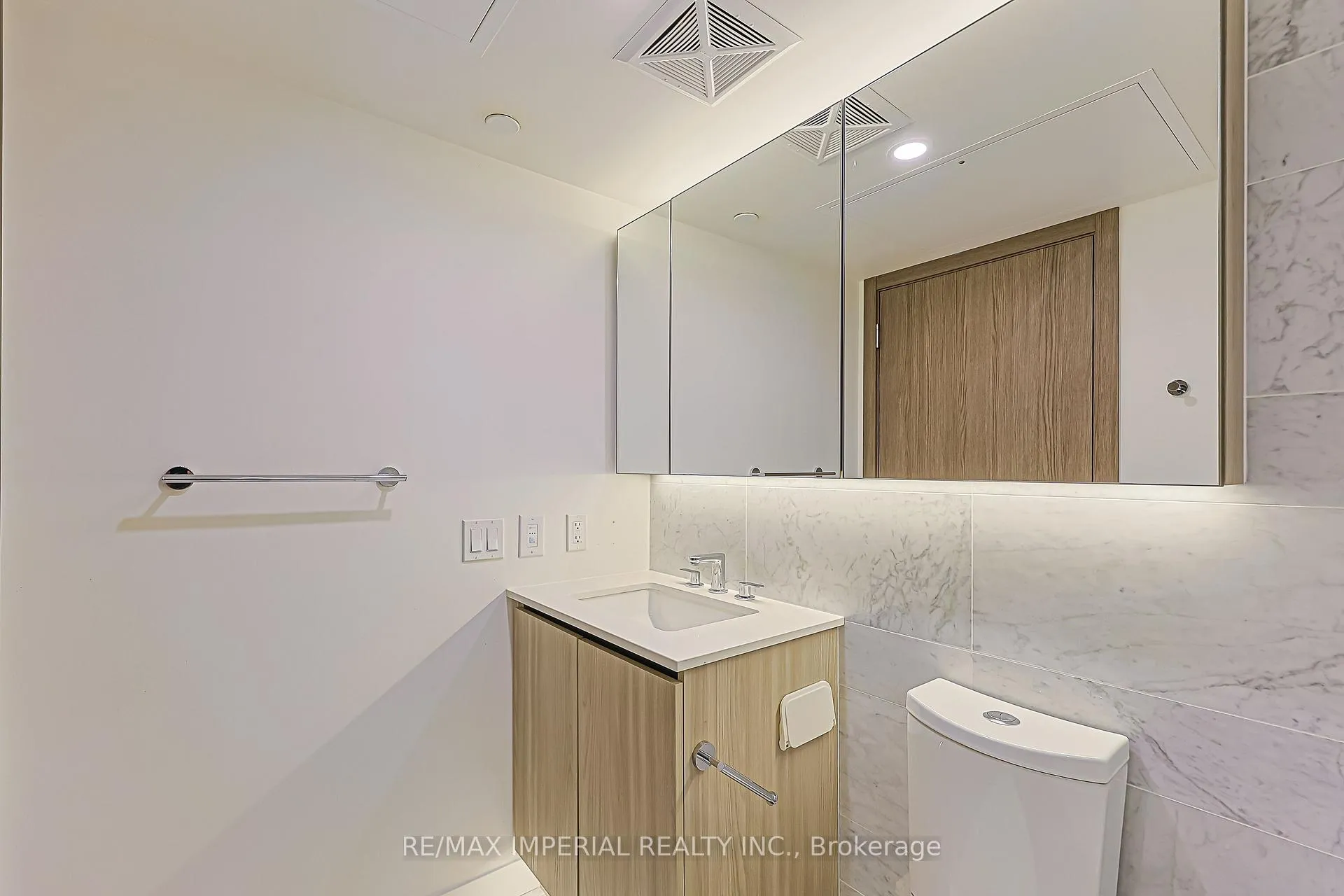 Photo 25 of Unit 2707, 17 Bathurst Street, Toronto, Waterfront Communities — HOMEH