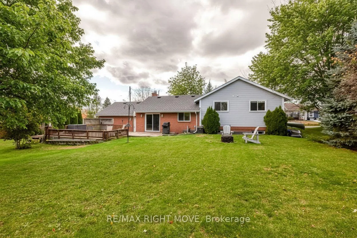 Photo 2 of 3811 Leo Crescent, Ramara, Rural Ramara — HOMEH