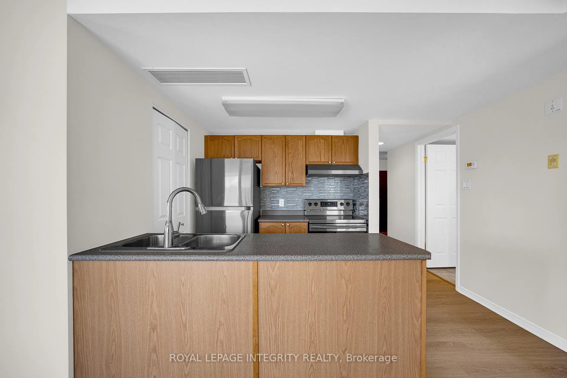 Photo 7 of Unit 6Q, 310 Central Park Drive, Ottawa, Central Park — HOMEH