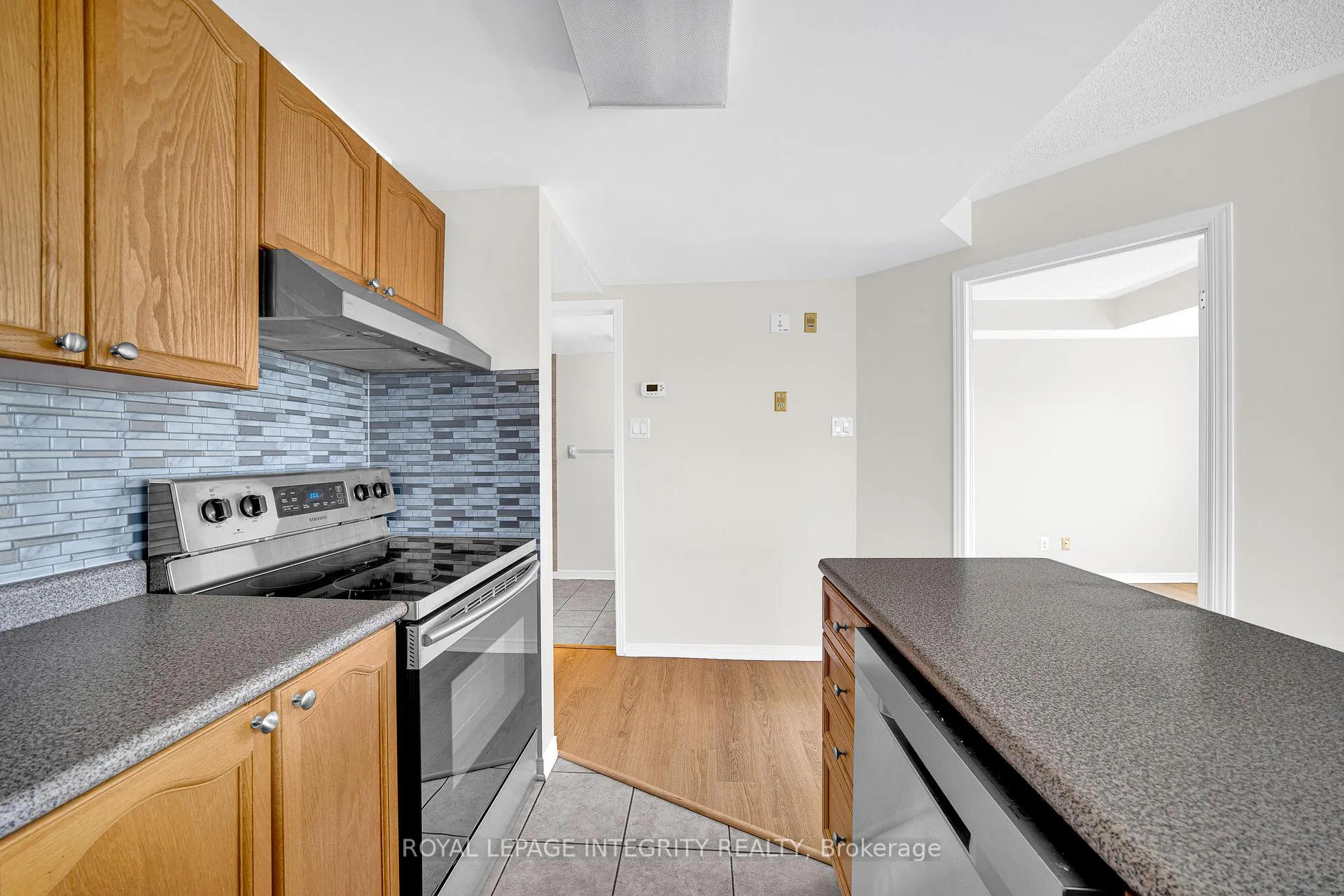 Photo 8 of Unit 6Q, 310 Central Park Drive, Ottawa, Central Park — HOMEH